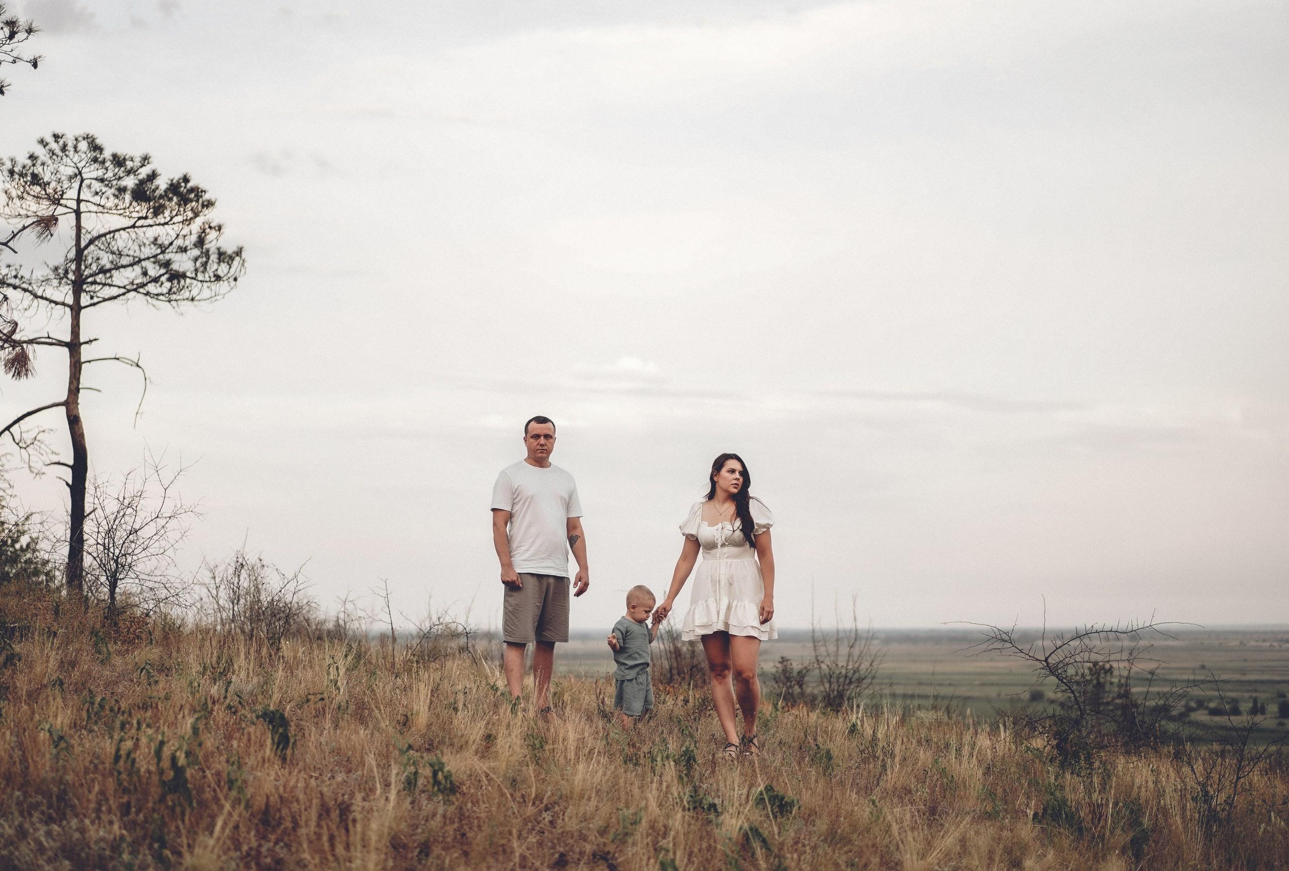 Уличная семейная фотосессия в Ростове-на-Дону. Фотограф Аксай, Новочеркасск. Свадебный фотограф в Ростове-на-Дону. Таинство Крещения и Венчания, семейные фотосессии. Алёна Чёботова