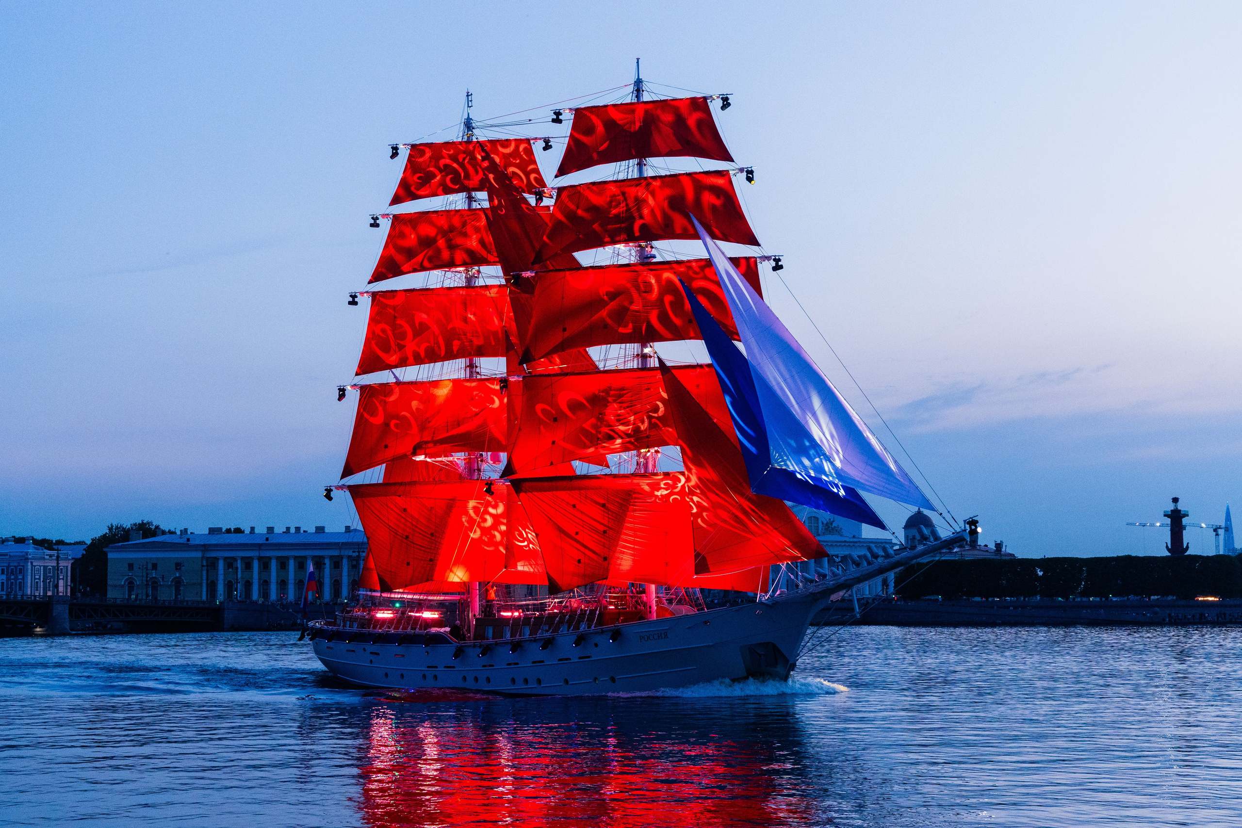 Алые преалые паруса 2025. Портретный и семейный фотограф Санкт-Петербург