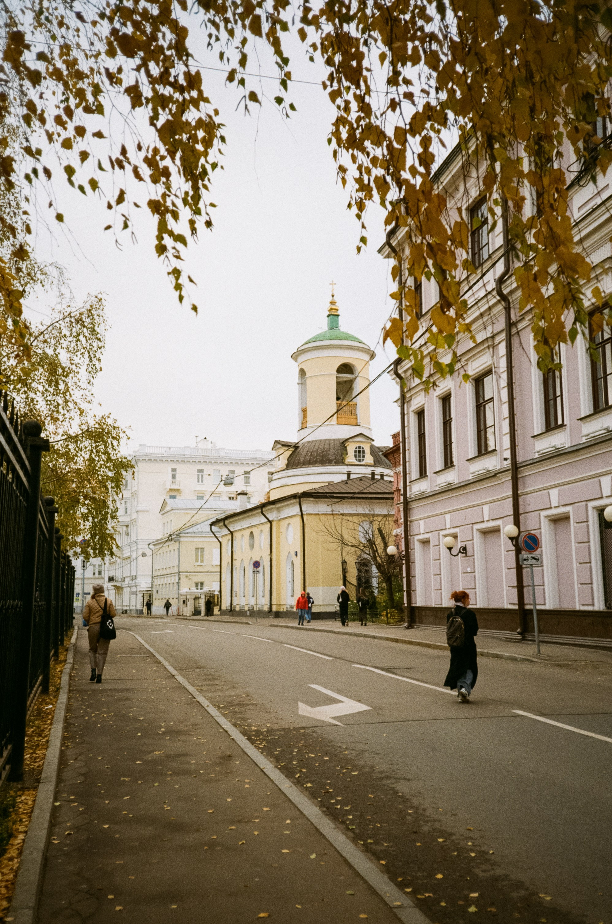 Чистые пруды, Покровка, Потаповский переулок / Cosina CX-1 / Kodak ProImage 100