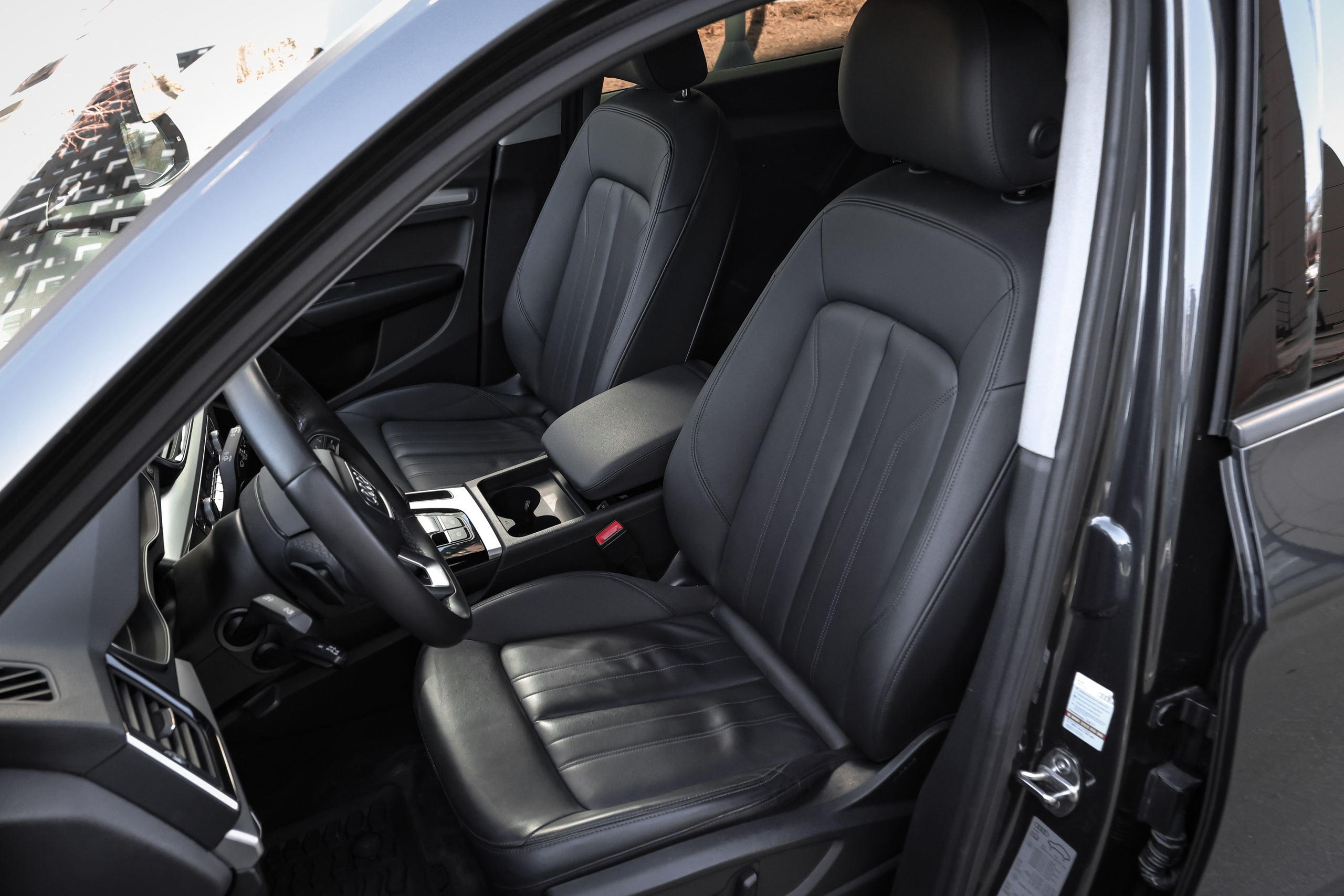 2021 AUDI Q5 Quatro. Mixturecaptures