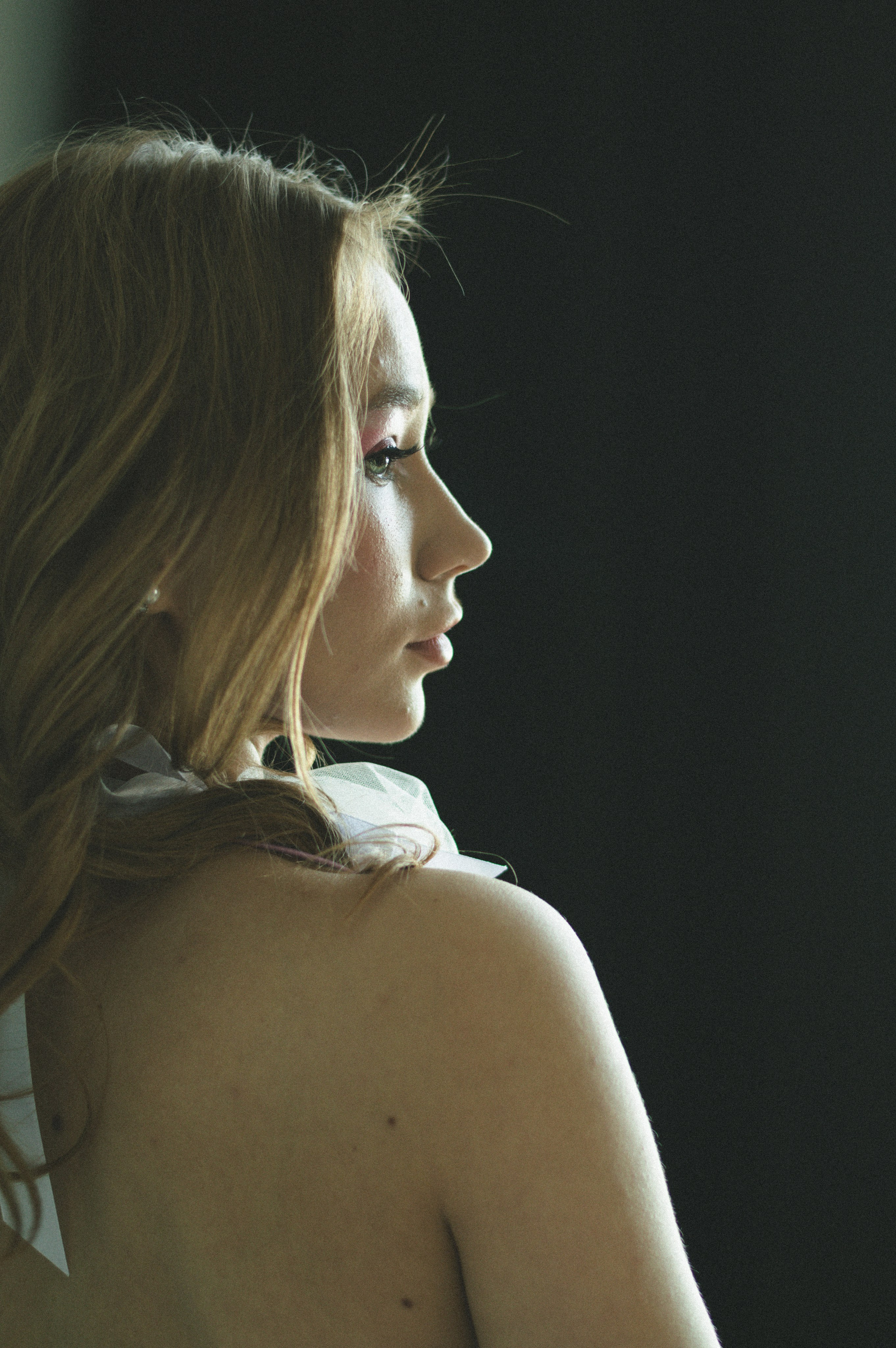 Портретная фотосессия в студии. Карина. Портретный и лавстори фотограф в Стерлитамаке Альбина Шарт