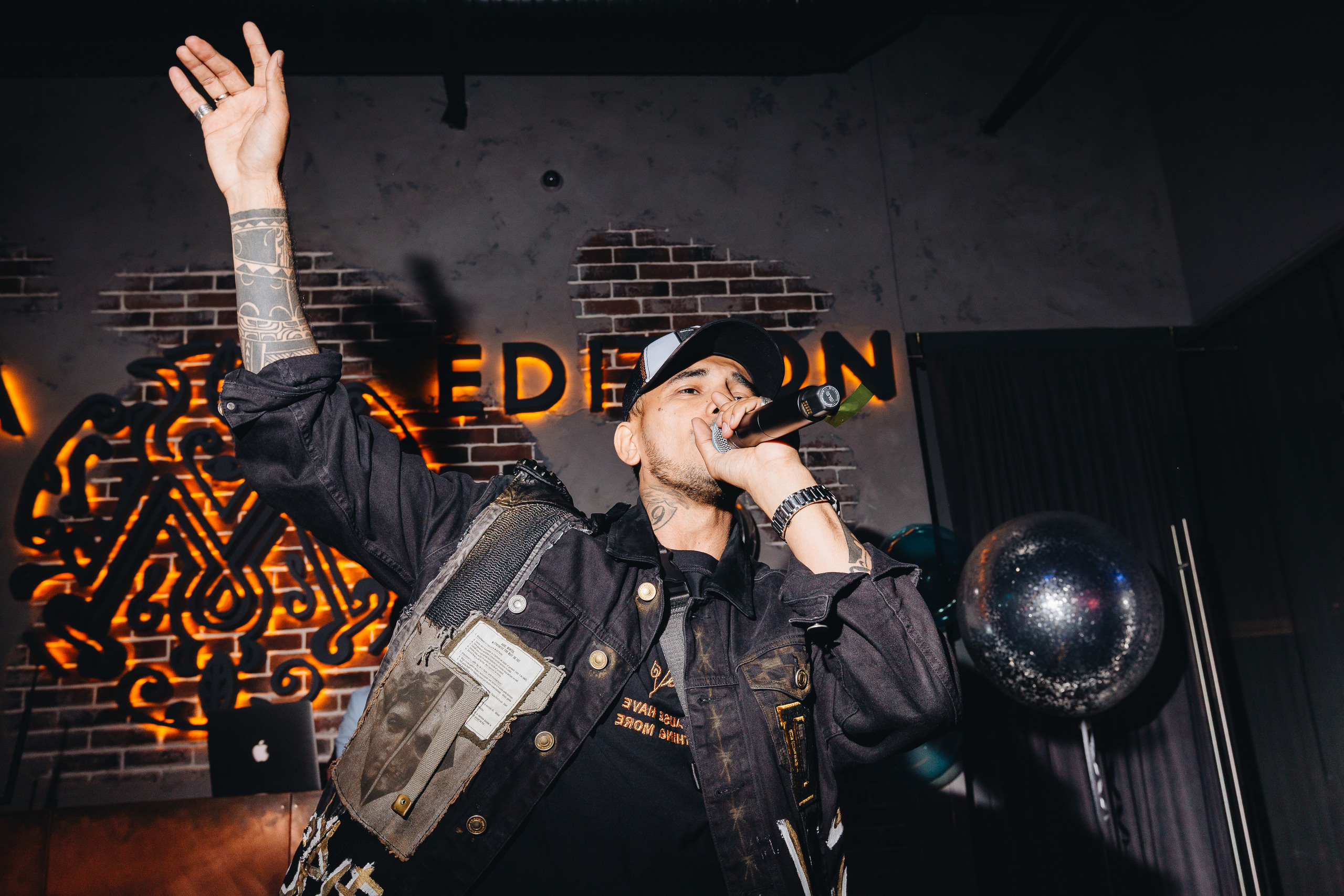 Happy Birthday Klava Koka. Фотограф Serj Ganso