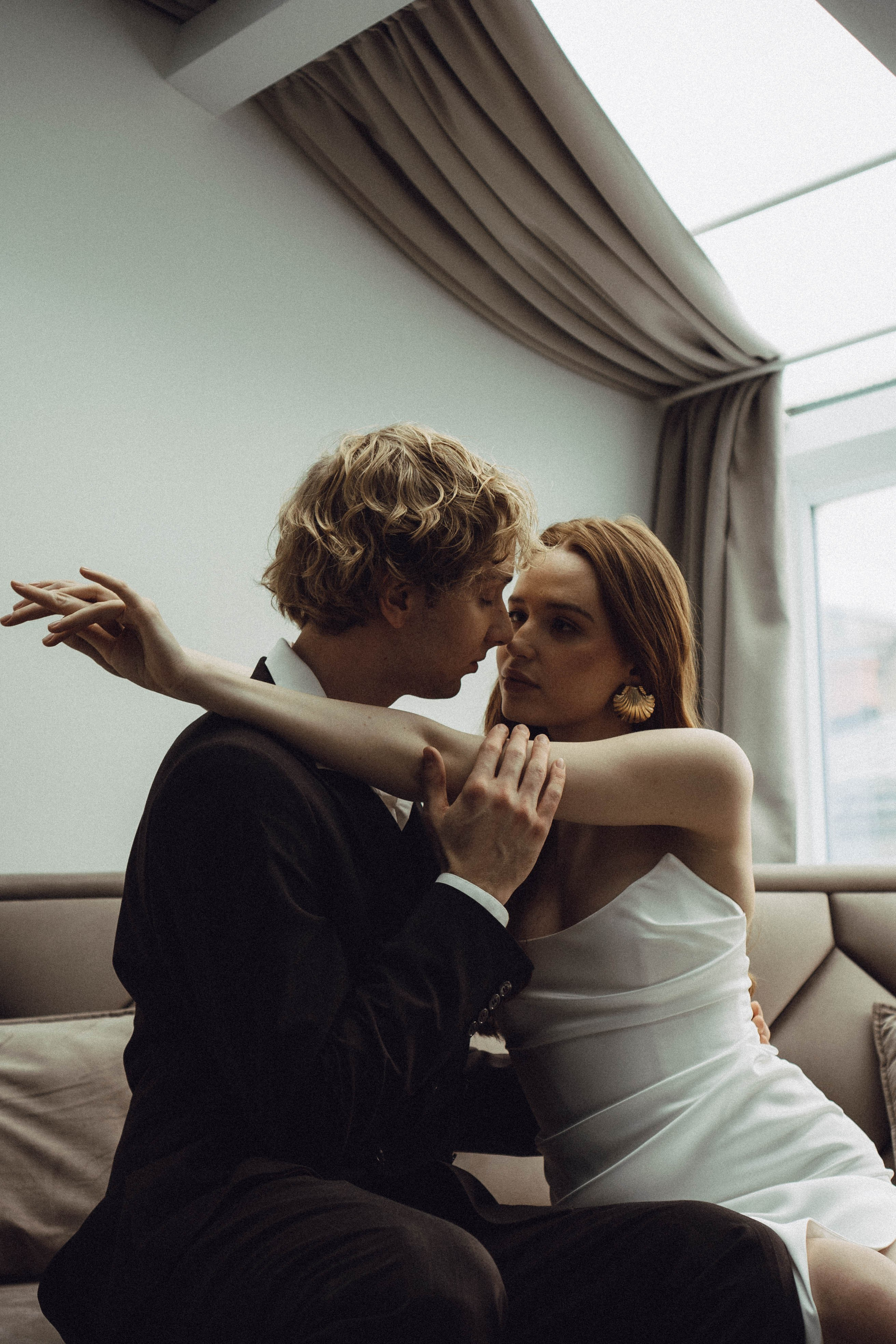 СВАДЕБНАЯ СЬЕМКА В ОТЕЛЕ. СБОРЫ ЖЕНИХА И НЕВЕСТЫ И ТАКЖЕ ТОР И ПОДГОТОВКА К ПРОГУЛКЕ. Профессиональный фотограф, Санкт-Петербург — Виктория Богомолова