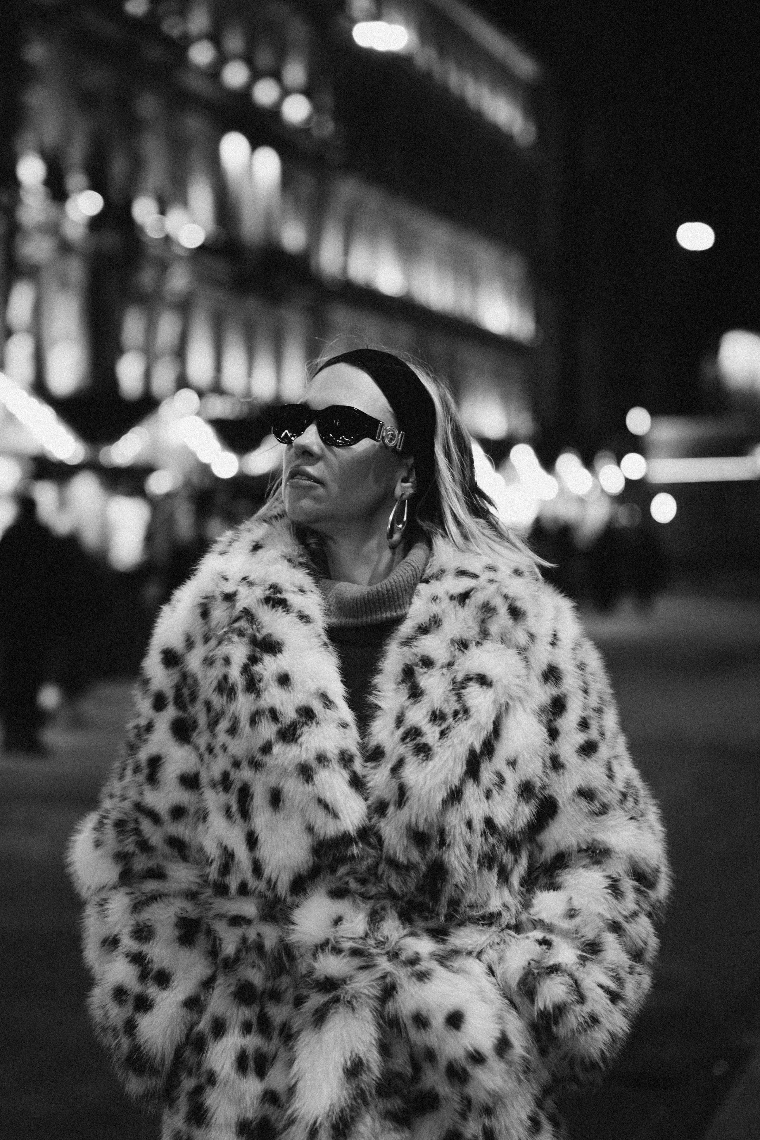 ПРОГУЛКА НА МАНЕЖНОЙ ПЛОЩАДИ ДЛЯ ДЕВУШКИ ПЕРЕД НОВЫМ ГОДОМ (НОВОГОДНЯЯ ФОТОСЕССИИЯ НА МАНЕЖНОЙ ПЛОЩАДИ). Профессиональный фотограф, Санкт-Петербург — Виктория Богомолова