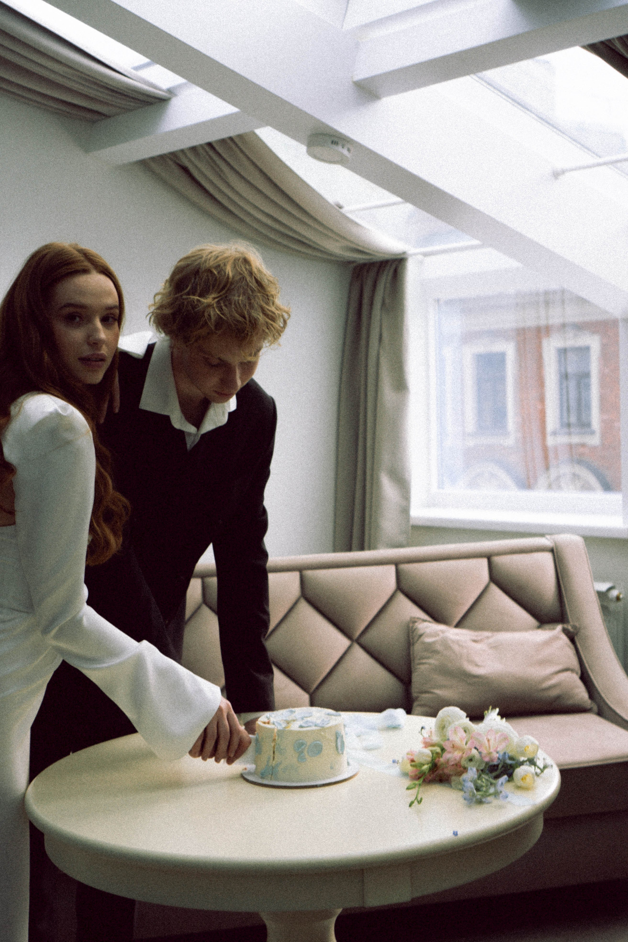 СВАДЕБНАЯ СЬЕМКА В ОТЕЛЕ. СБОРЫ ЖЕНИХА И НЕВЕСТЫ И ТАКЖЕ ТОР И ПОДГОТОВКА К ПРОГУЛКЕ. Профессиональный фотограф, Санкт-Петербург — Виктория Богомолова