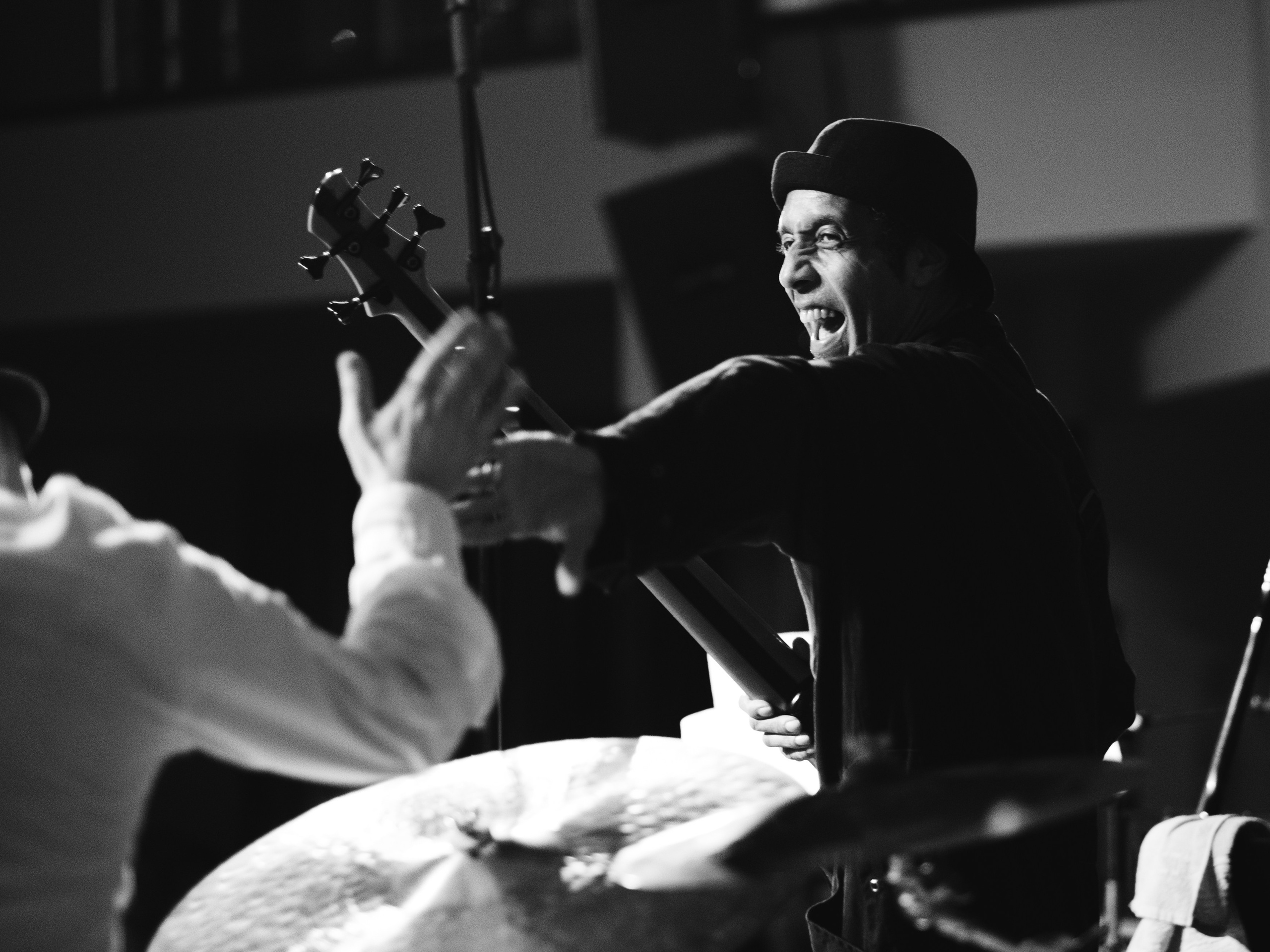 Концертный фотограф Виктор Гагарин. Снимаю крутые концерты в Сибири. Профессиональный фотограф Виктор Гагарин — Промышленная, Event, Портретная, Репортажная съемка в Новокузнецке, Кемерово, Новосибирске