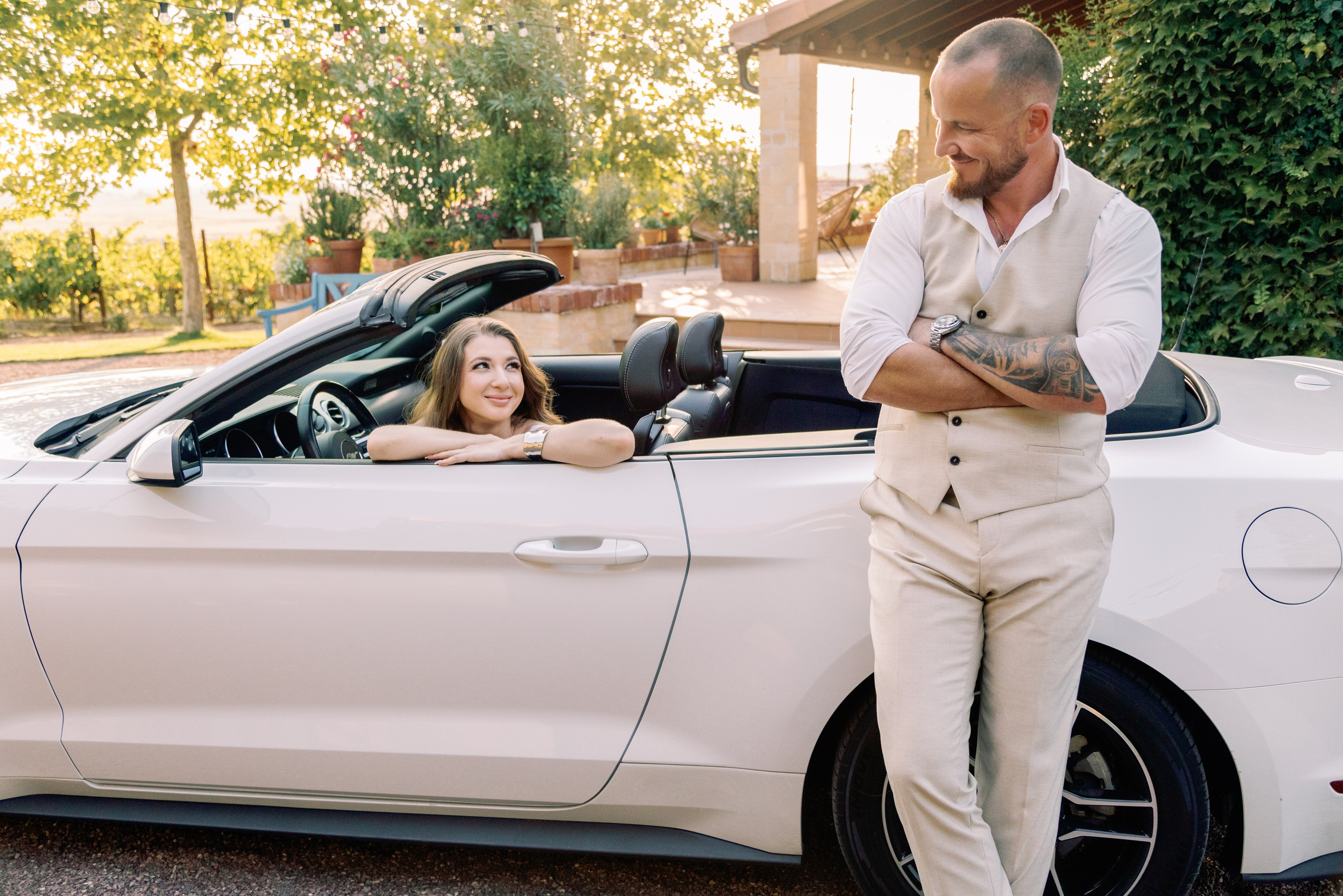 Фотосессия с кабриолетом в городе Ростове для Сергея и Августины