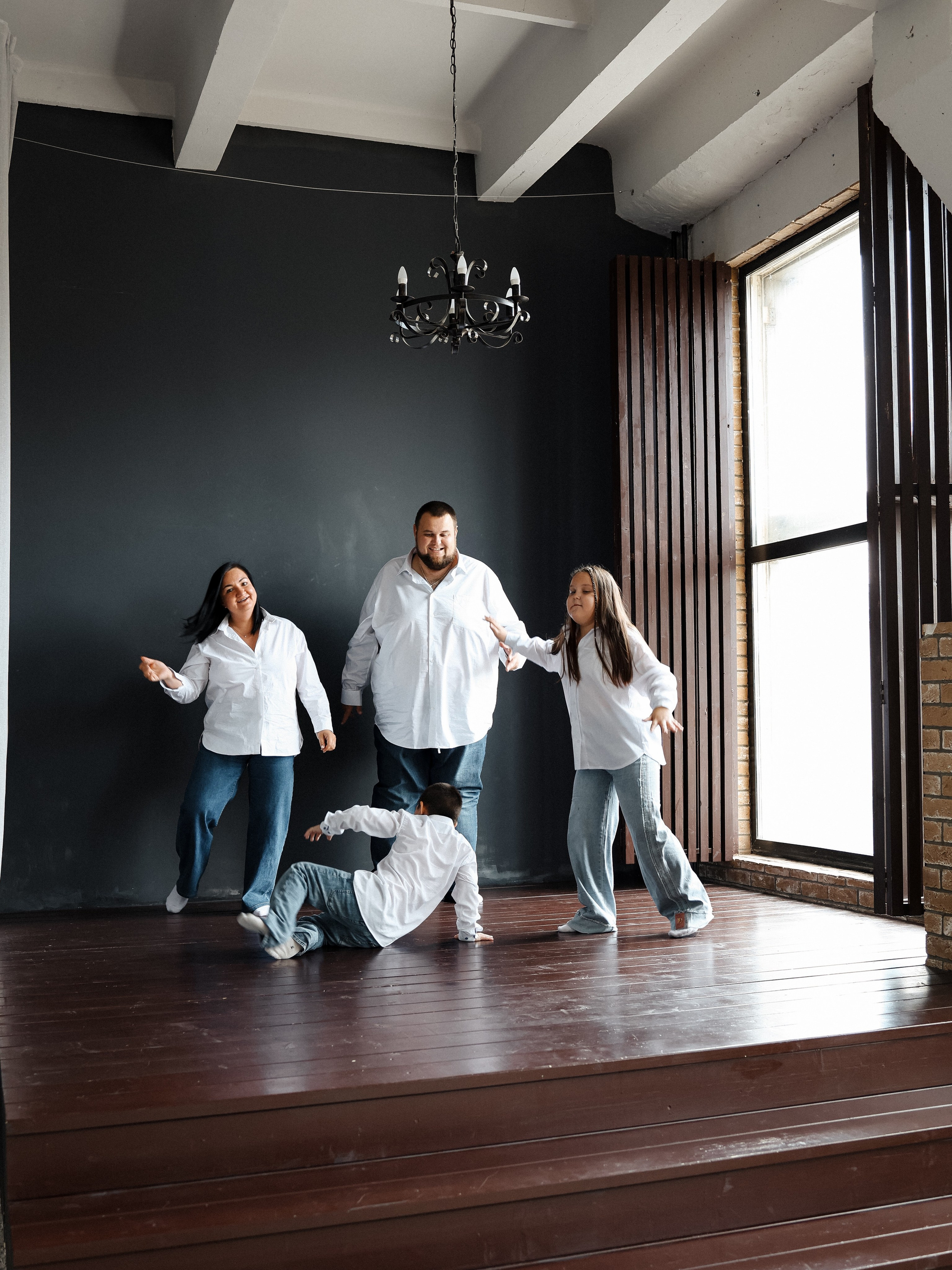 Полина Александр Мария и Иван- фотостудия Bliss- Луначарского 31. Семейный и детский фотограф в  г. Екатеринбурге Холодова Юлия