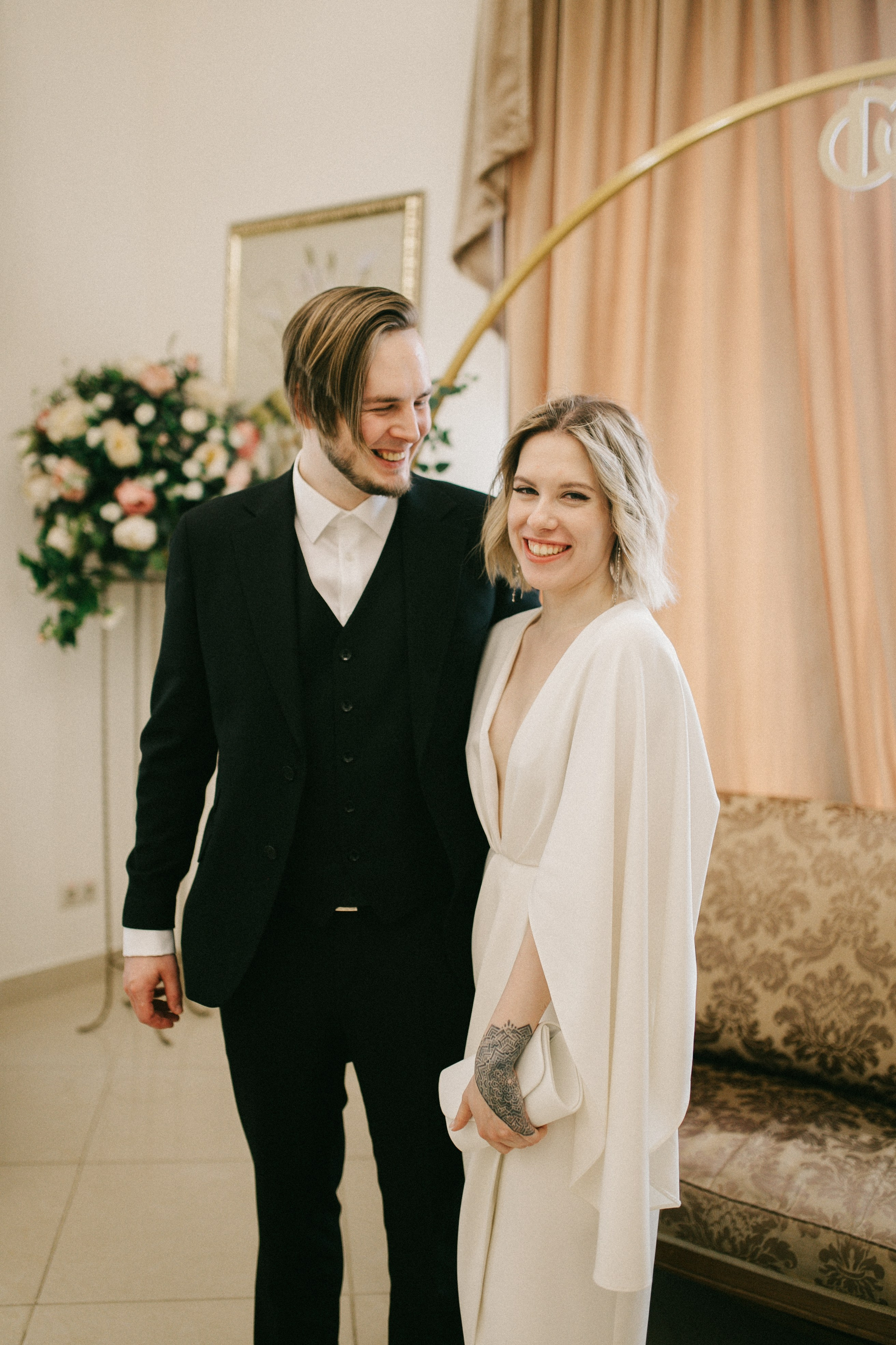 ЗАГС. Эвия и Александр. Фотограф Дарья Воскресенская в Москве