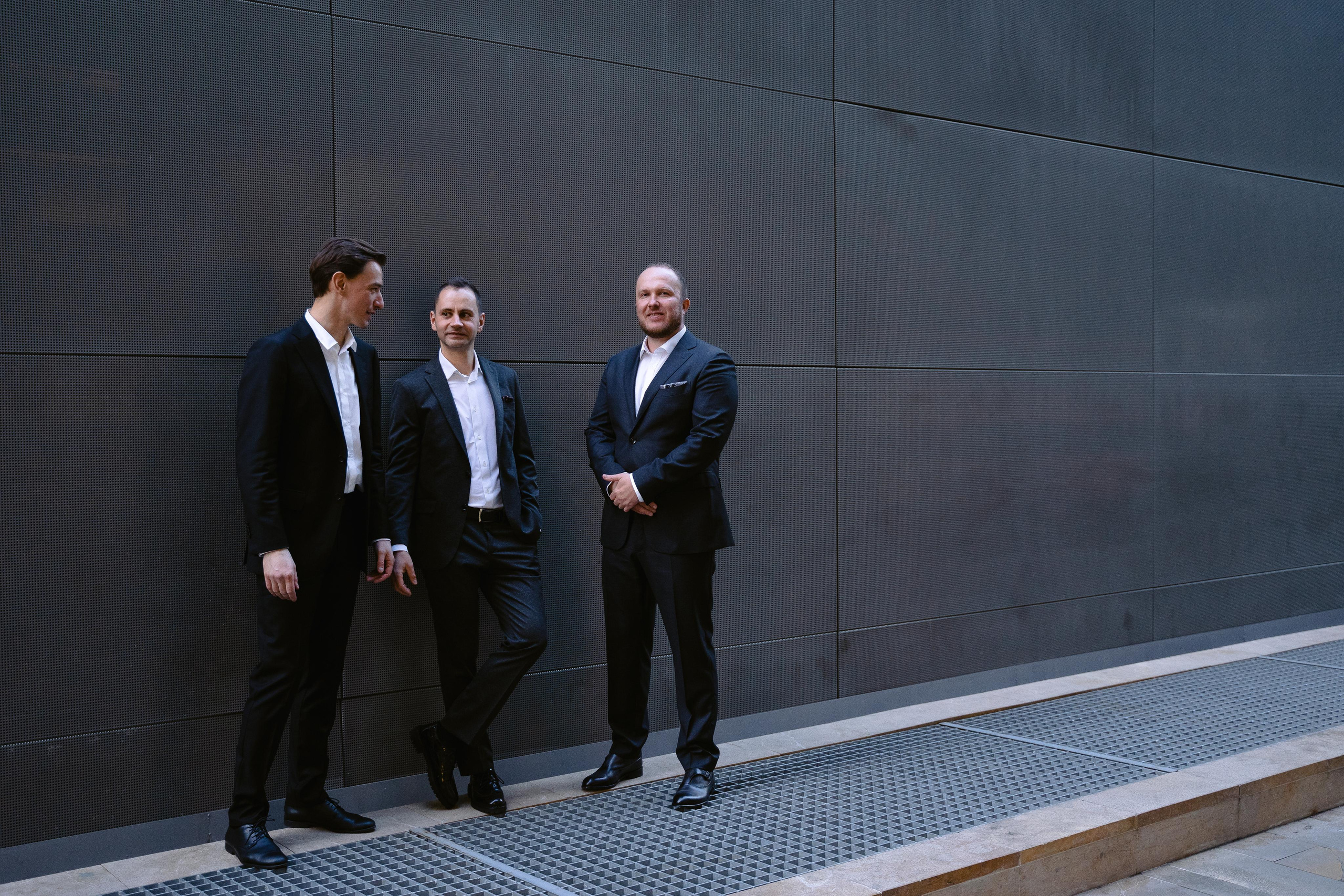 Компания «Новая Земля». Фотограф Надежда Мигунова