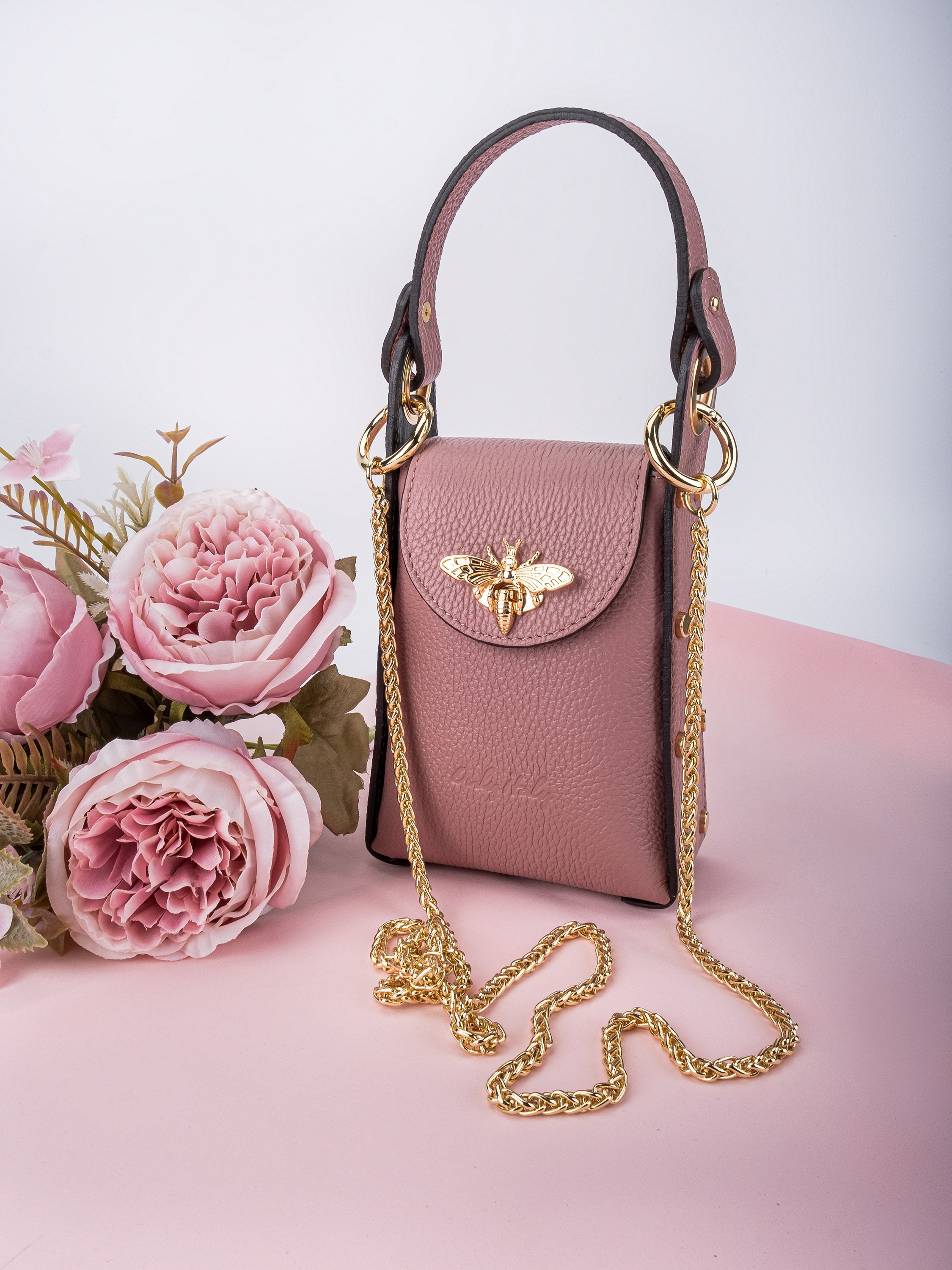 Предметная съёмка сумок для маркетплейсов. Предметный фотограф в Симферополе Антон Катунин