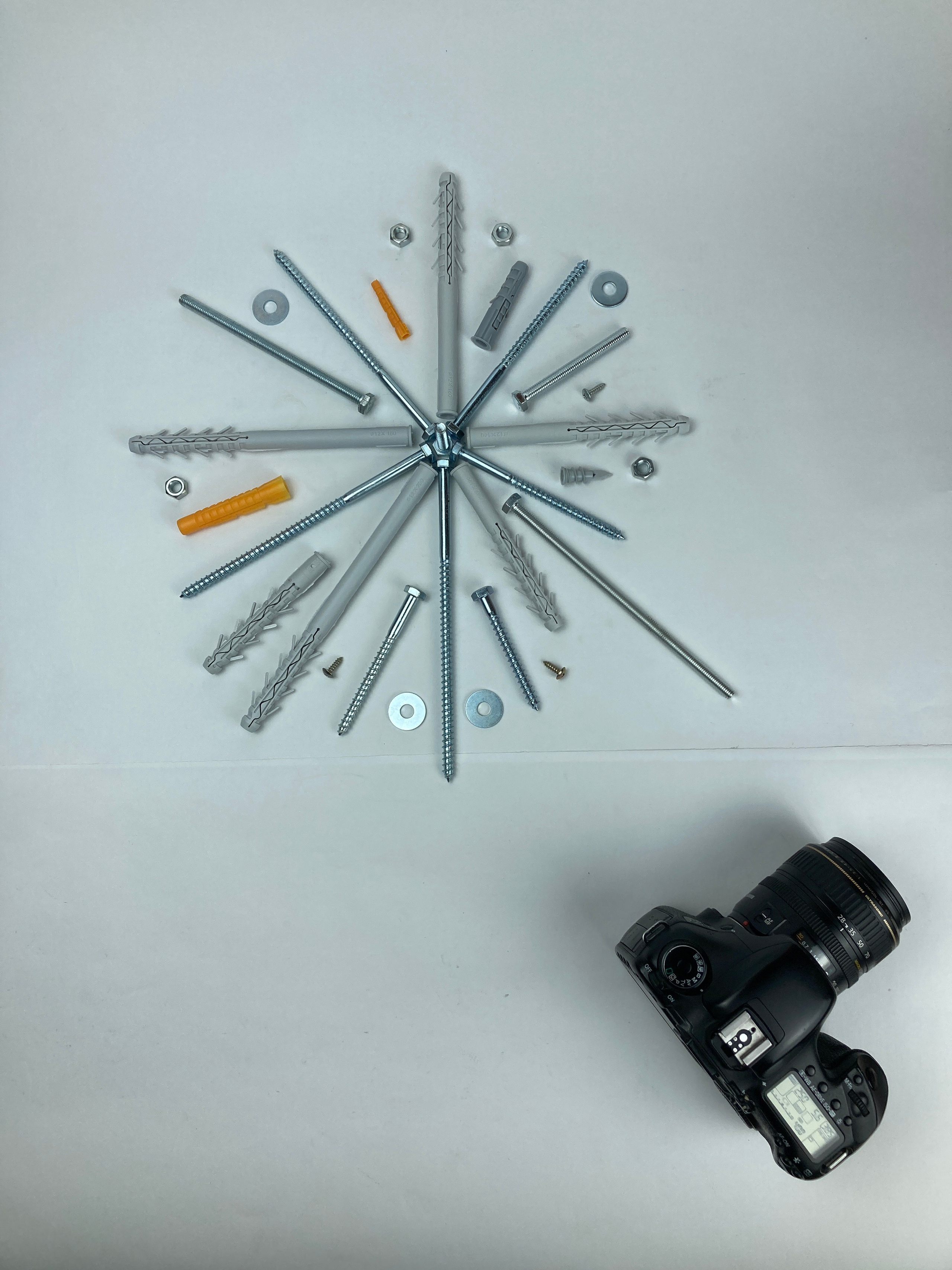 Backstage. Предметный фотограф в Симферополе Антон Катунин