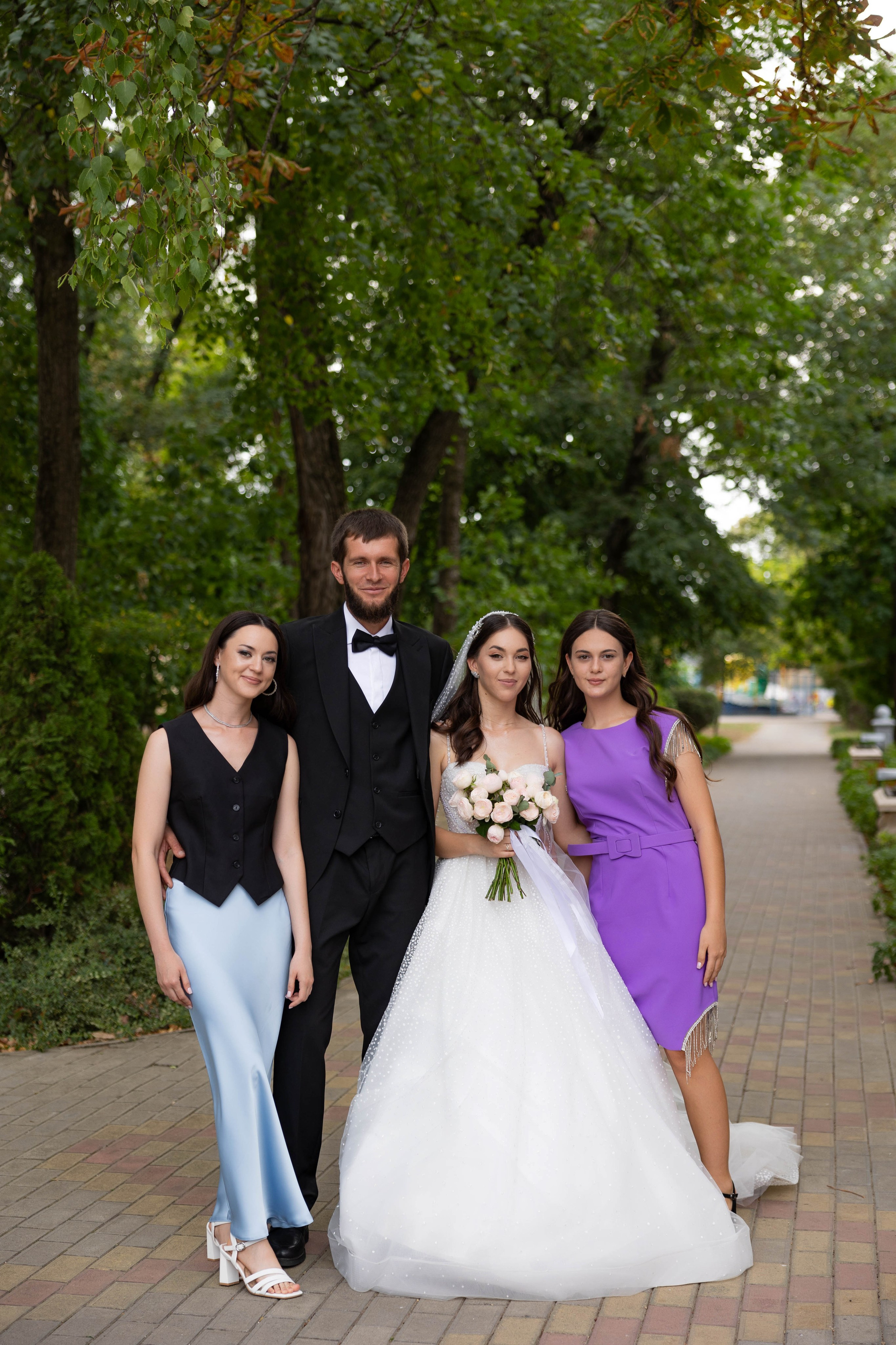 Милана и. Видеосьемка, фотосьемка свадеб, юбилеев, утренников в Краснодарском кр