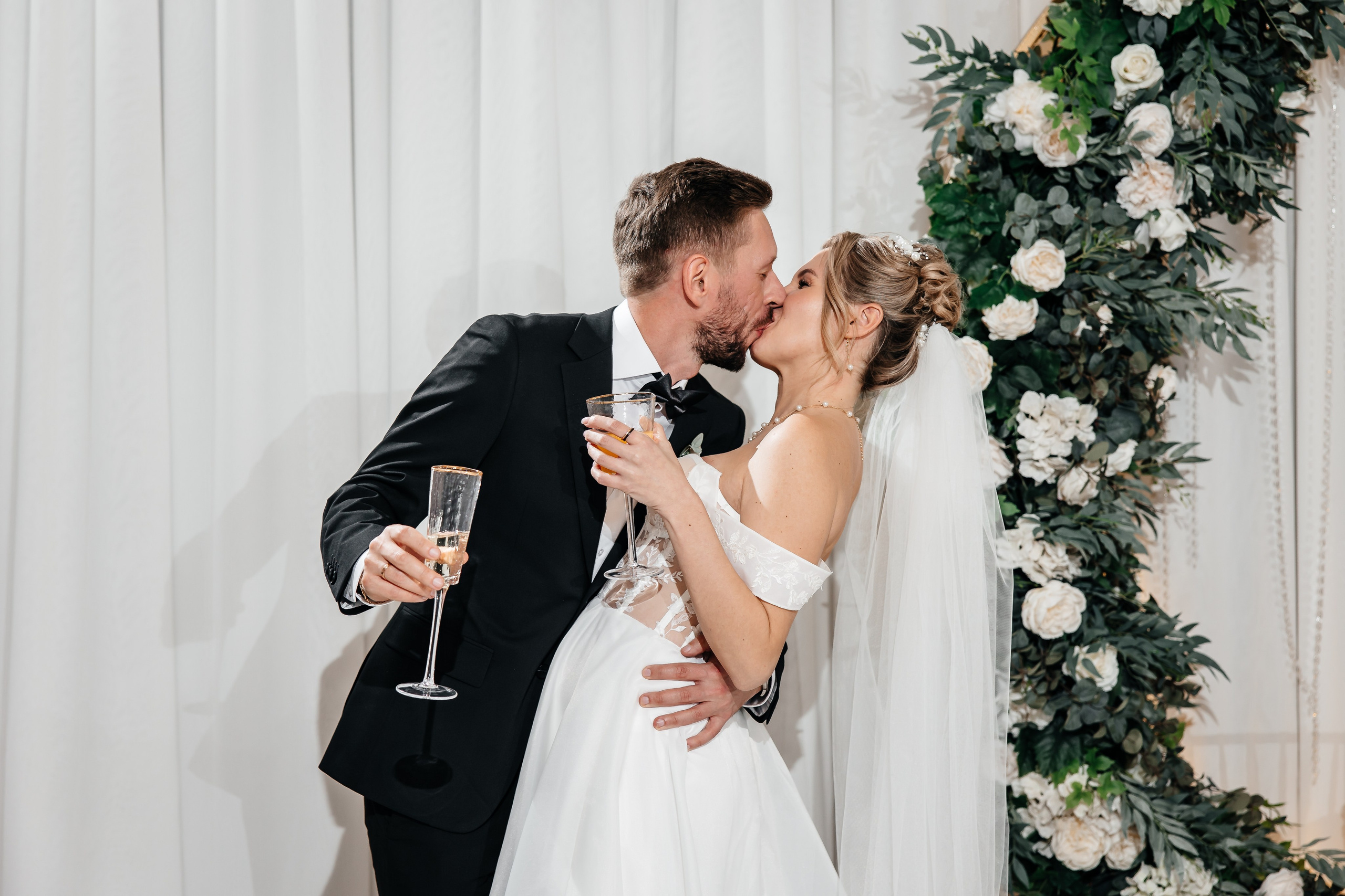 Анонс свадьбы для Ильи и Виктории. Теплый Крымский март. Свадебный фотограф в Крыму и Севастополе Ольга Баскакова