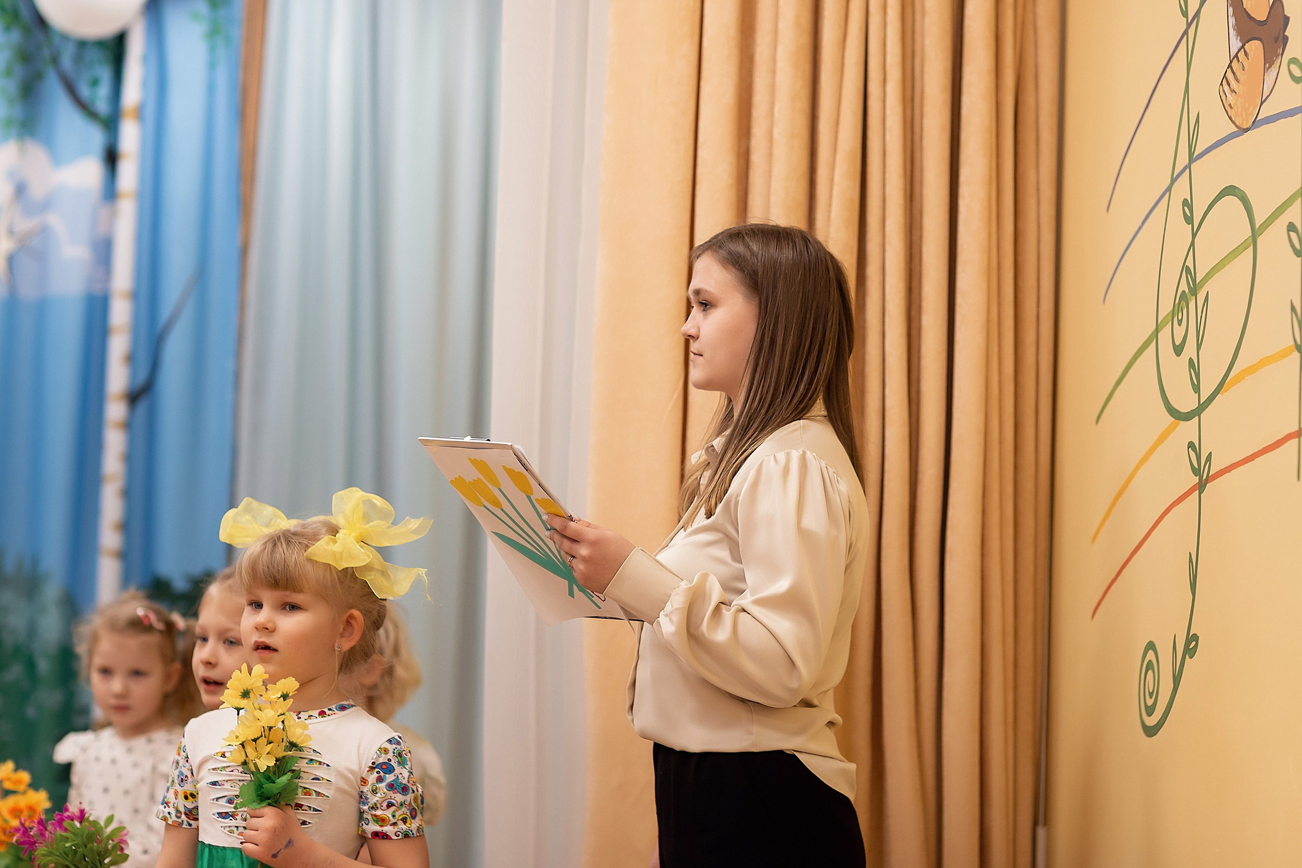 Весенний утренник_старшая группа_2025. Семейный фотограф в Санкт-Петербурге