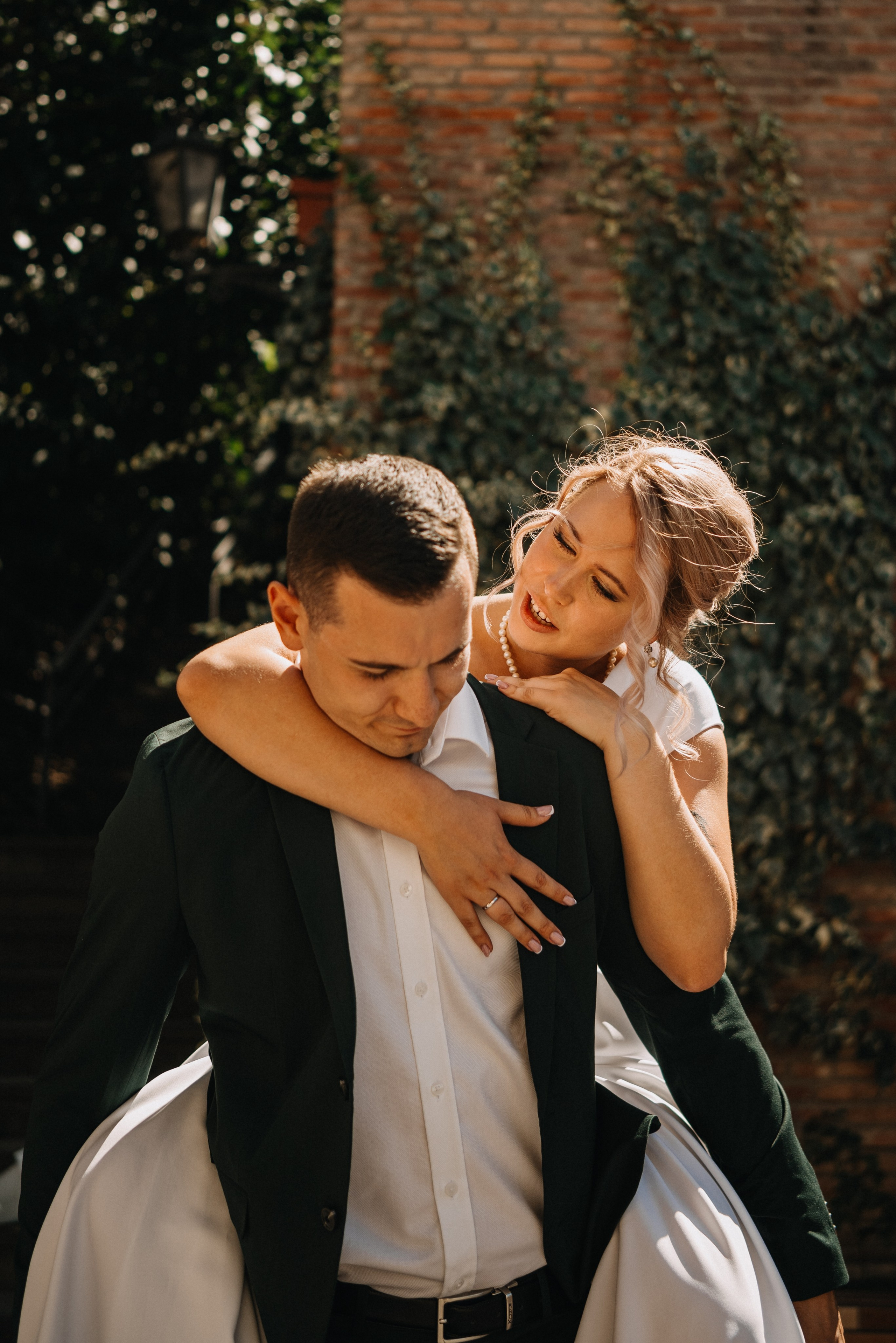 Свадебная прогулка Анны и Игоря. Портретный и свадебный фотограф в Тбилиси • xeniqo