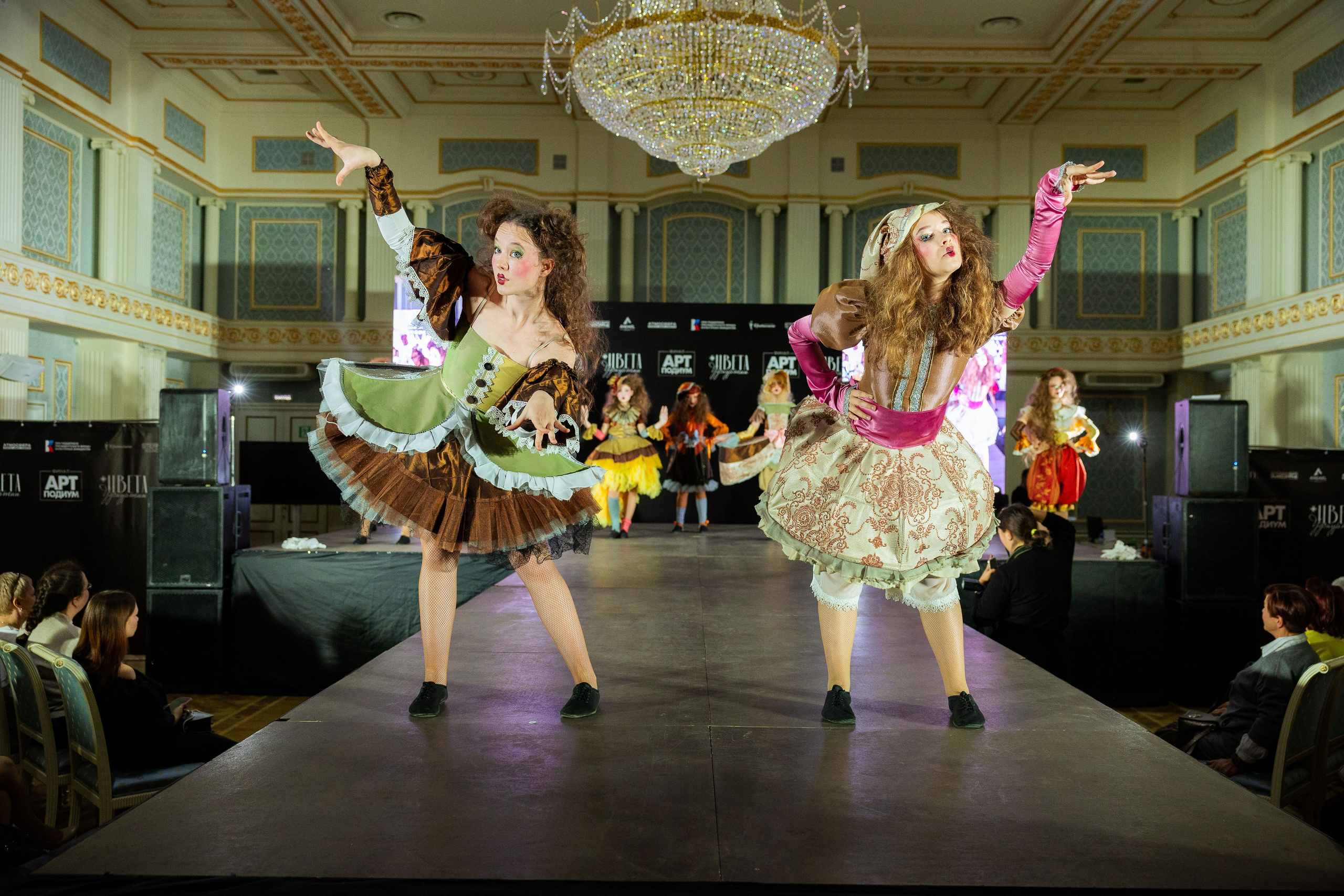 Арт-подиум «Цвета Удмуртии». Показ мод [25/10/24]. Фотограф Виноградов Константин