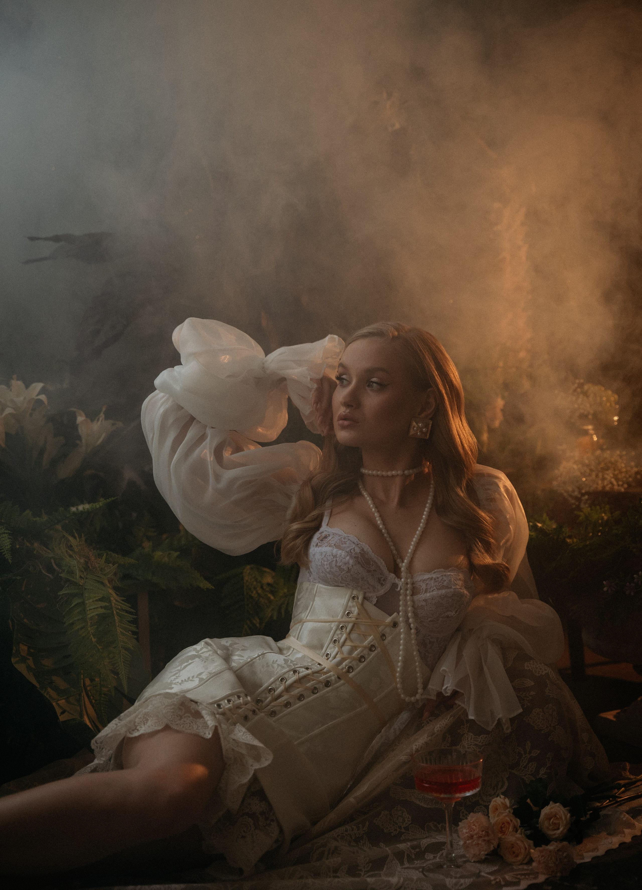 Невеста на пикнике в замке