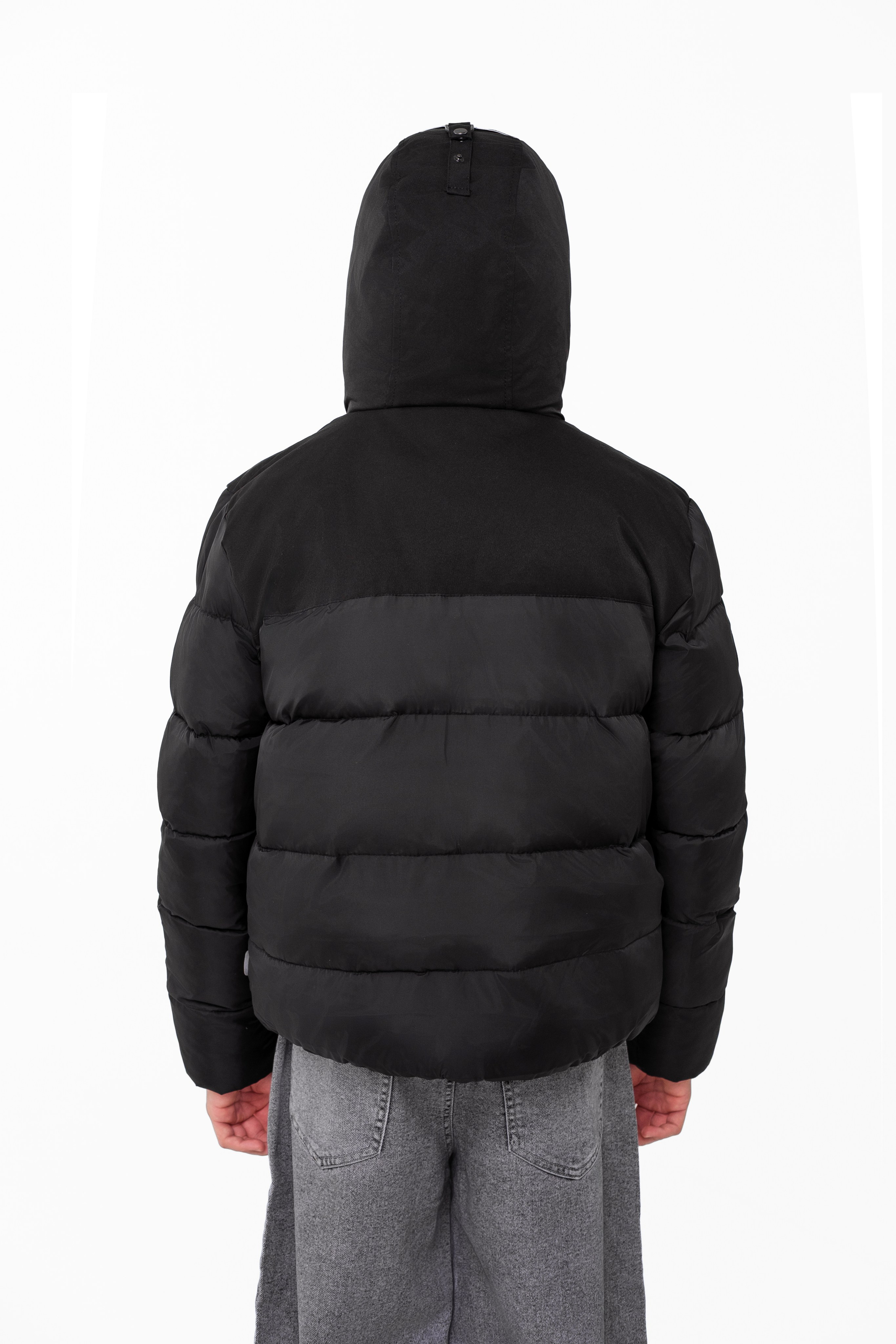 Съемка верхней одежды для каталога и маркетплейсов в Санкт-Петербурге. Фотосессия для маркетплейсов