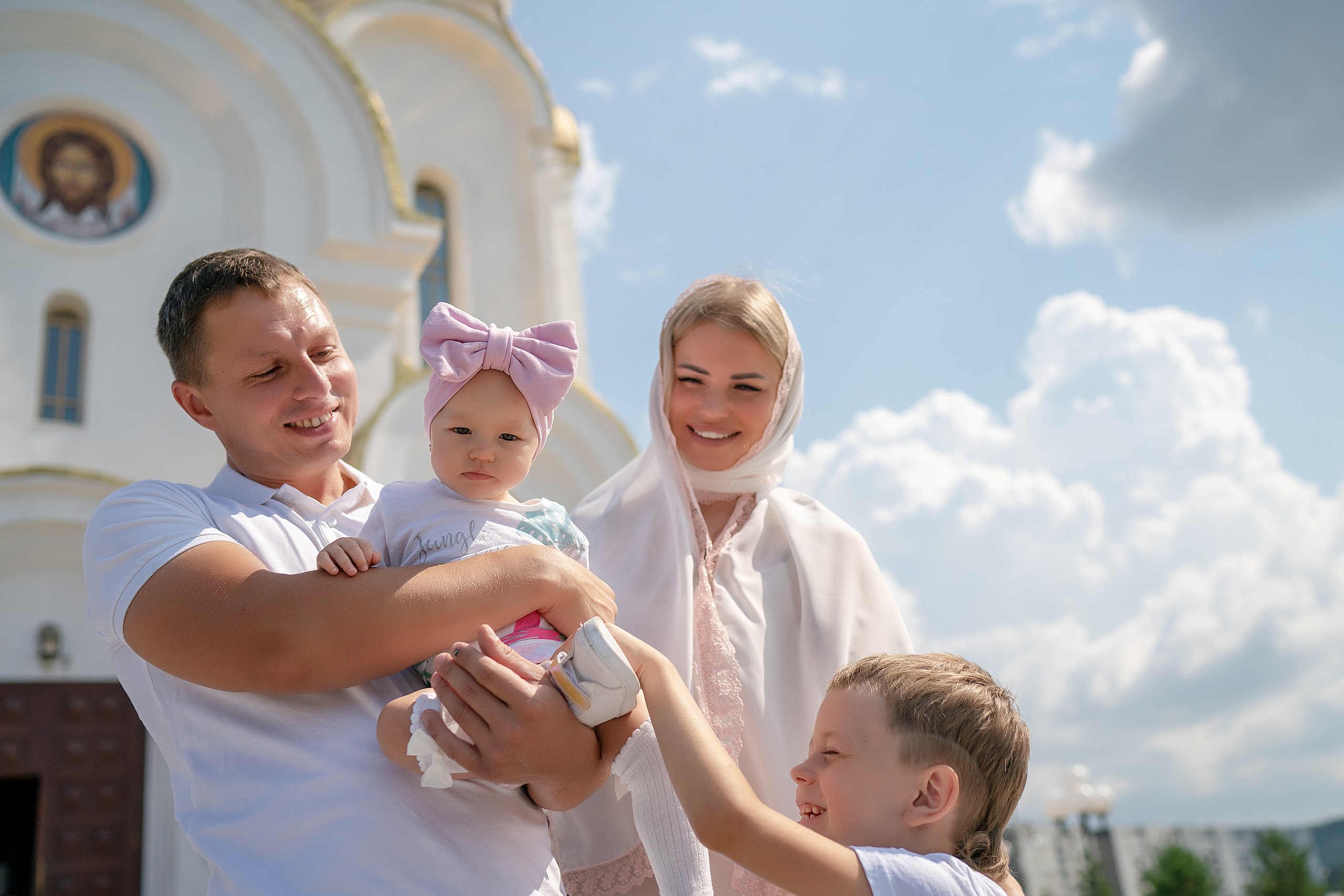 Таинство Крещения Марии Храм Рождества Христова. Фотограф на Крещение и Венчание в Красноярске Рамазанова Юлия