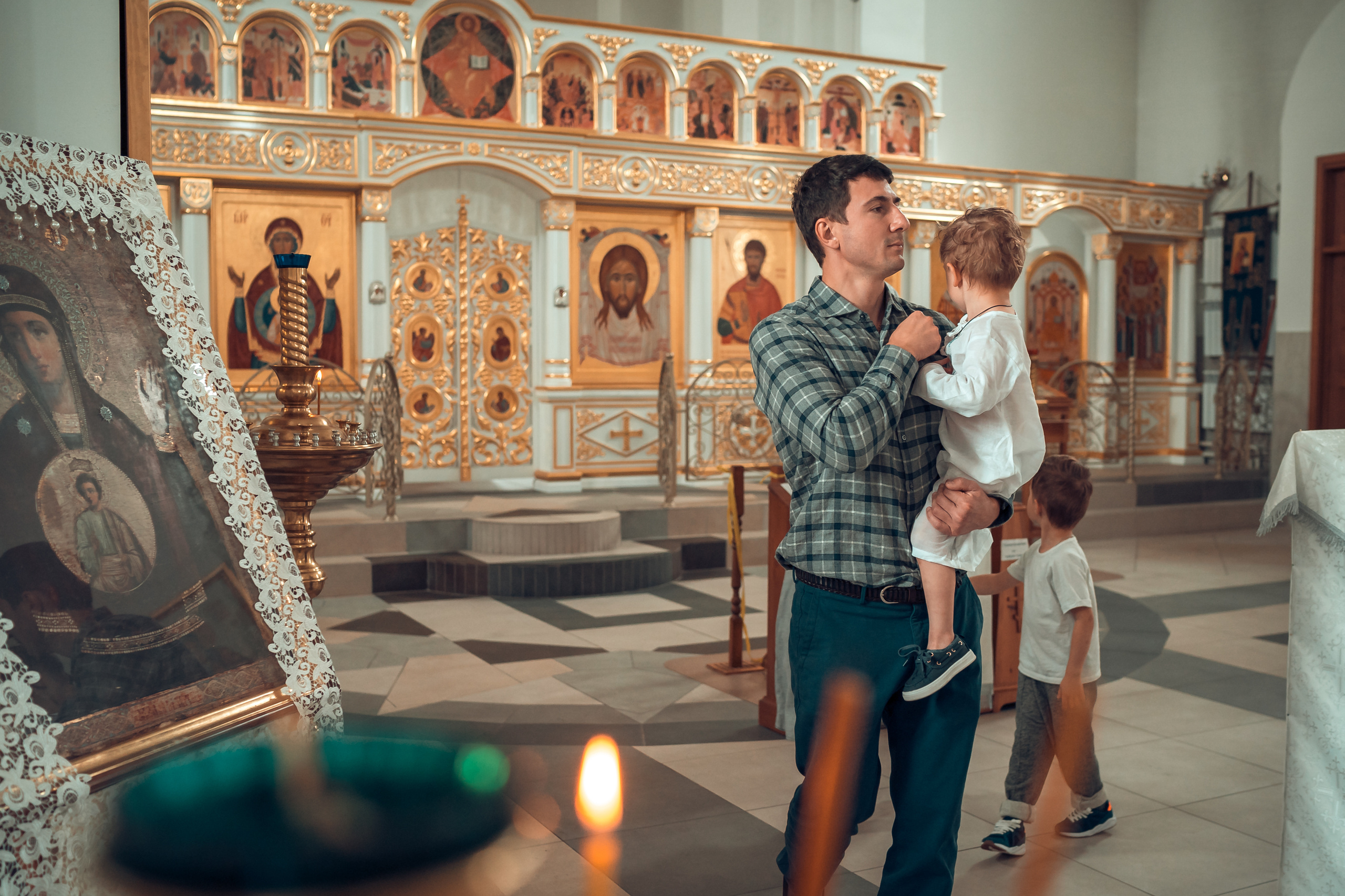 Крещение Марка в Храме Святого Феодора Тирона. Фотограф на Крещение и Венчание в Красноярске Рамазанова Юлия