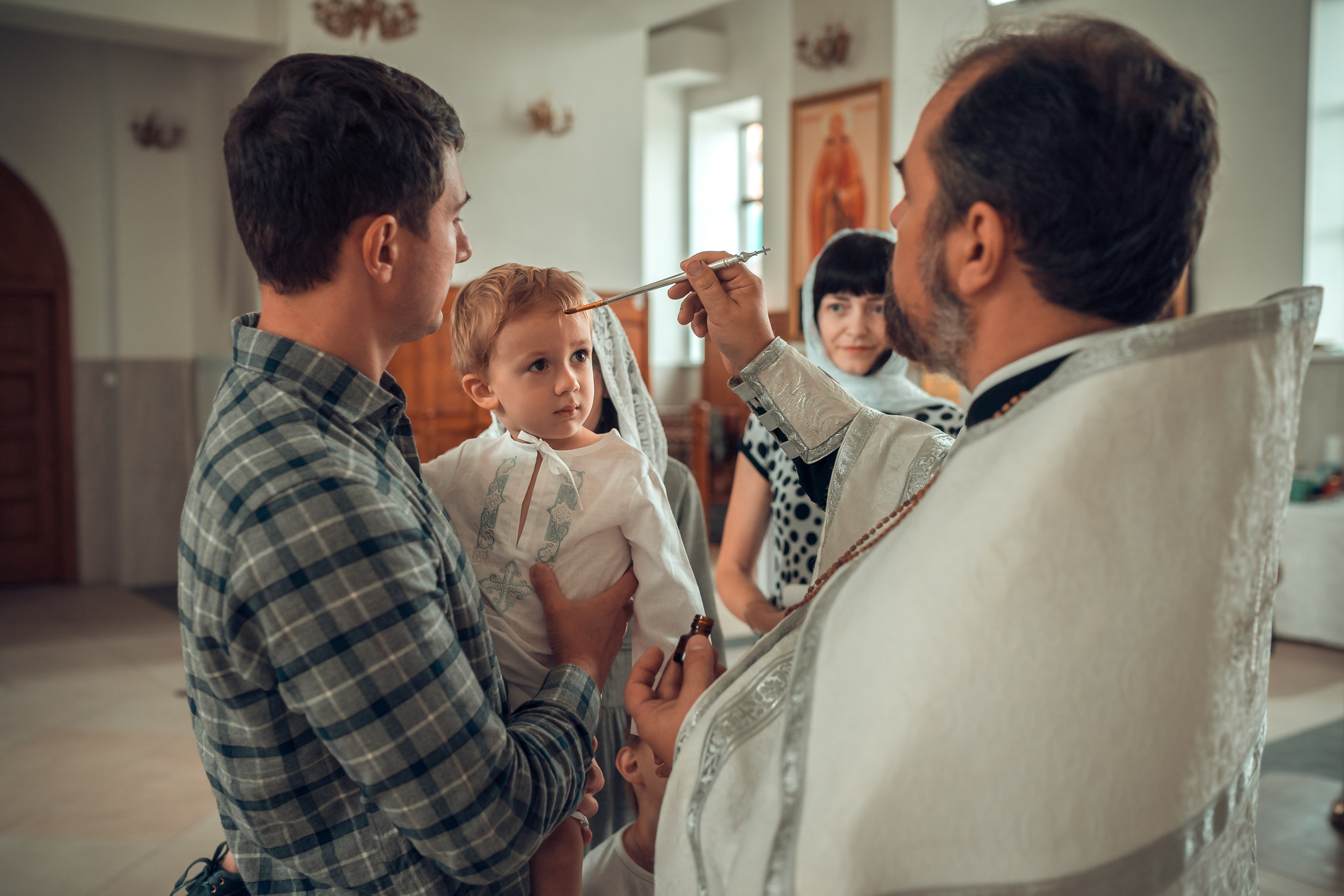 Крещение Марка в Храме Святого Феодора Тирона. Фотограф на Крещение и Венчание в Красноярске Рамазанова Юлия