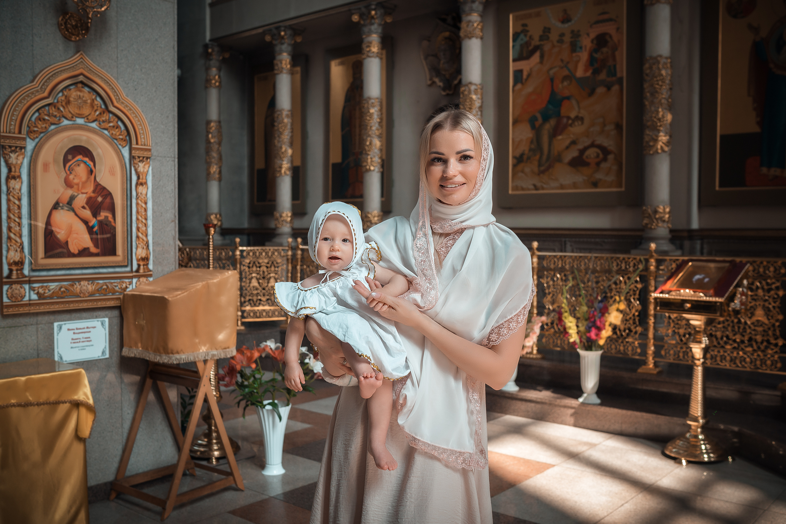 Таинство Крещения Марии Храм Рождества Христова. Фотограф на Крещение и Венчание в Красноярске Рамазанова Юлия