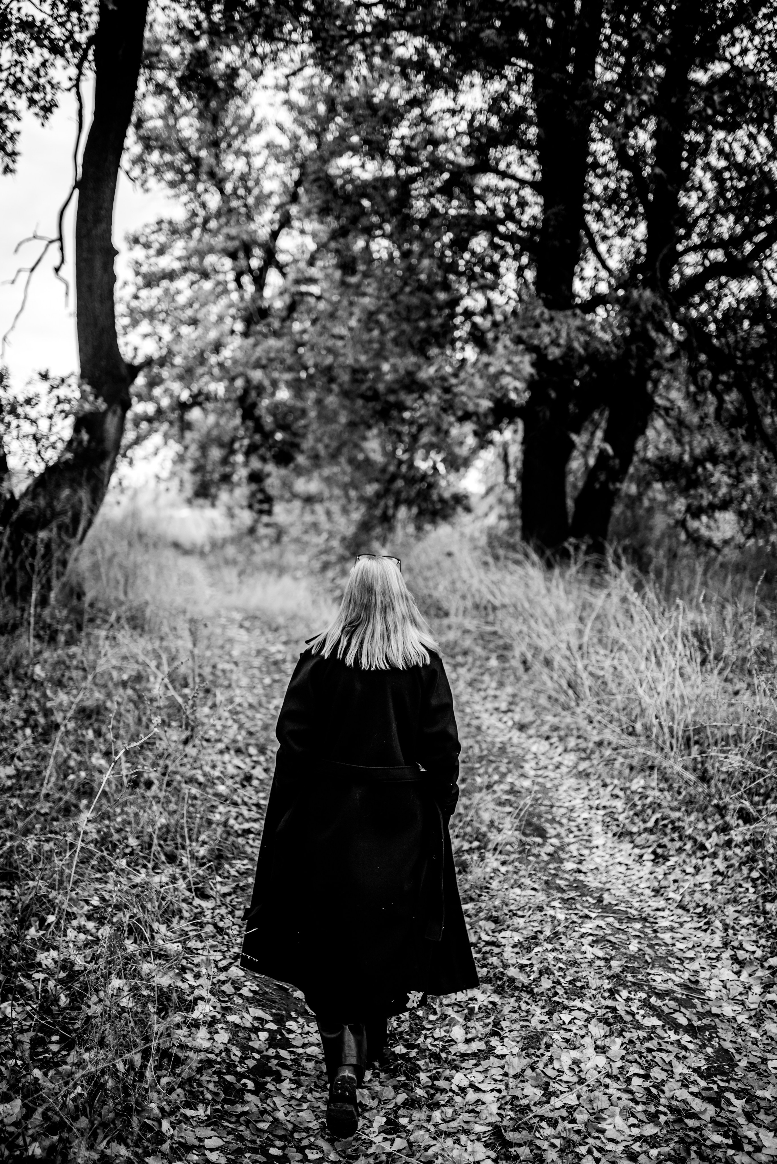 Осенняя чб фотосессия для жены в Волгограде. Фотограф в Волгограде и Волжском Александр Горбань