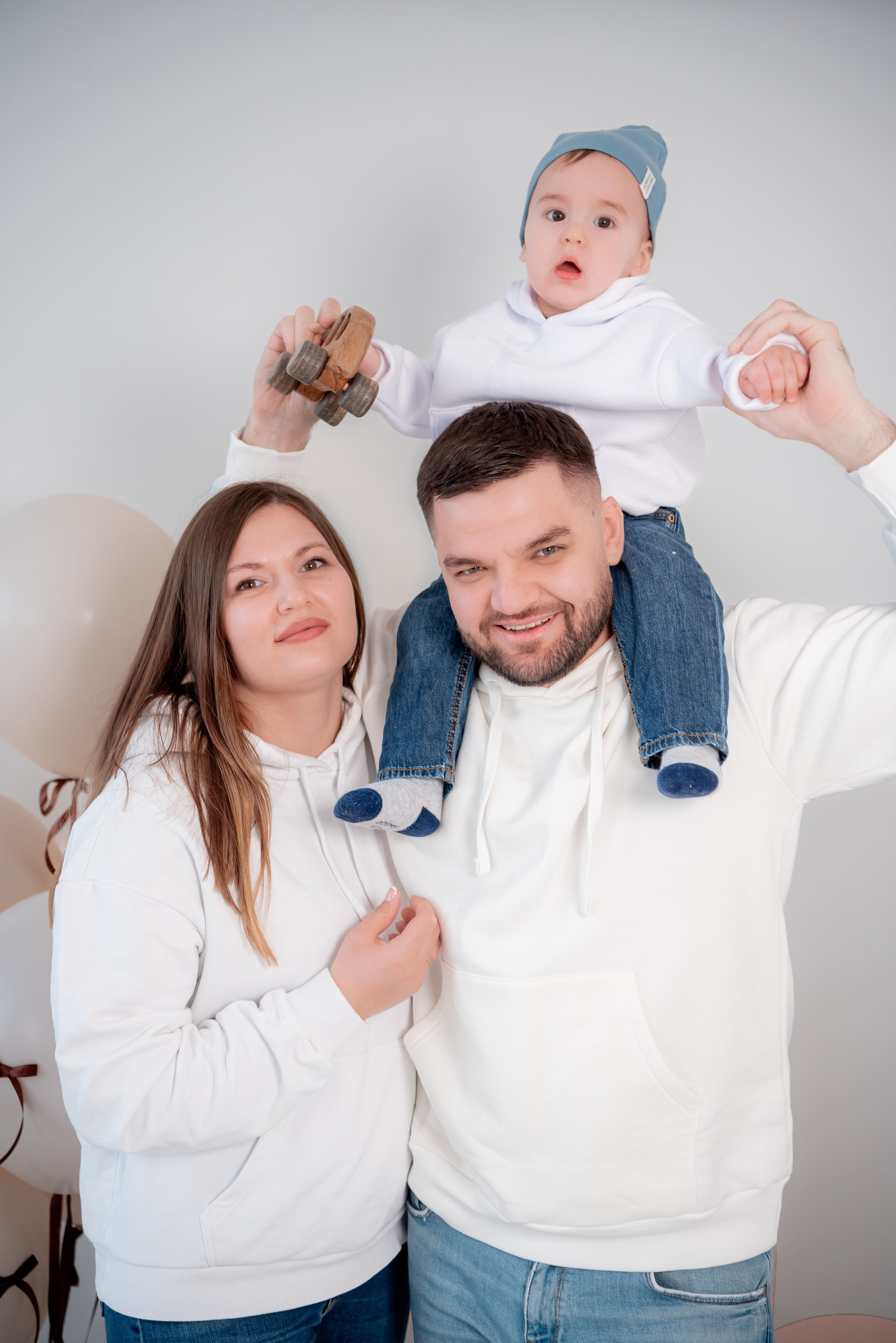 Семья в студии Скандибек. Фотограф в Волгограде и Волжском Александр Горбань