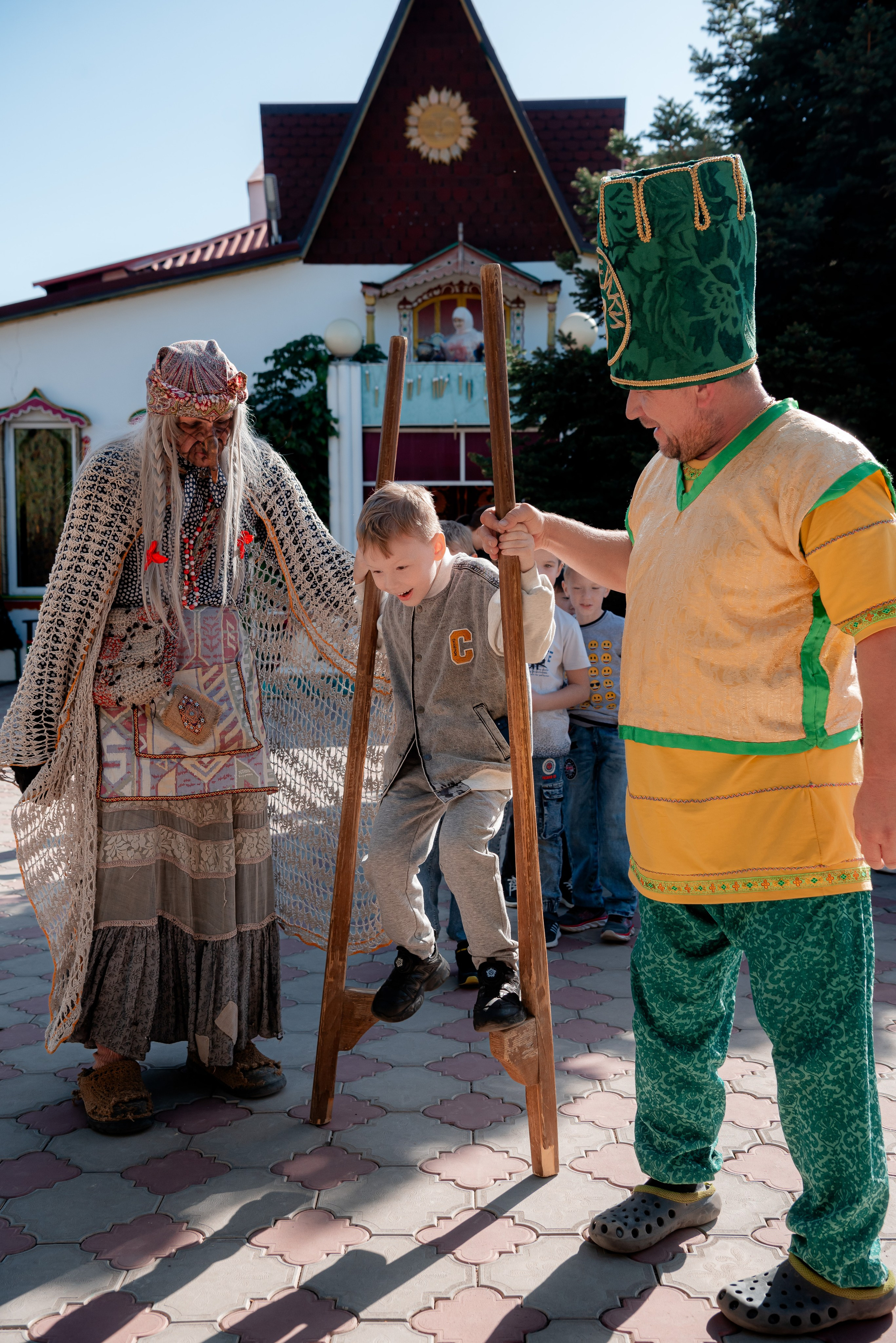 Экскурсия класса в Музей Русской Сказки. Фотограф в Волгограде и Волжском Александр Горбань