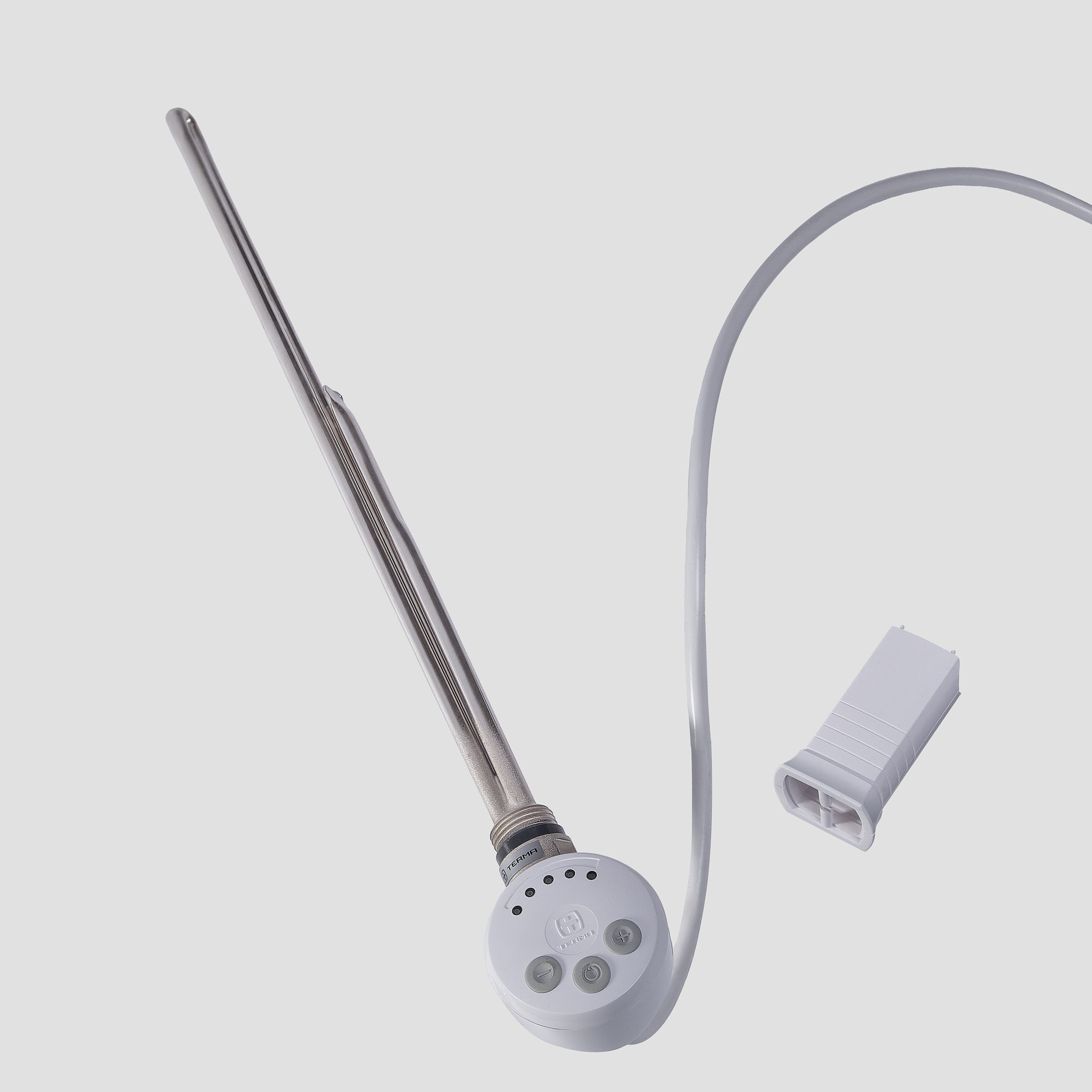 Предметные фотографии регуляторов и нагревателей для отопительных приборов