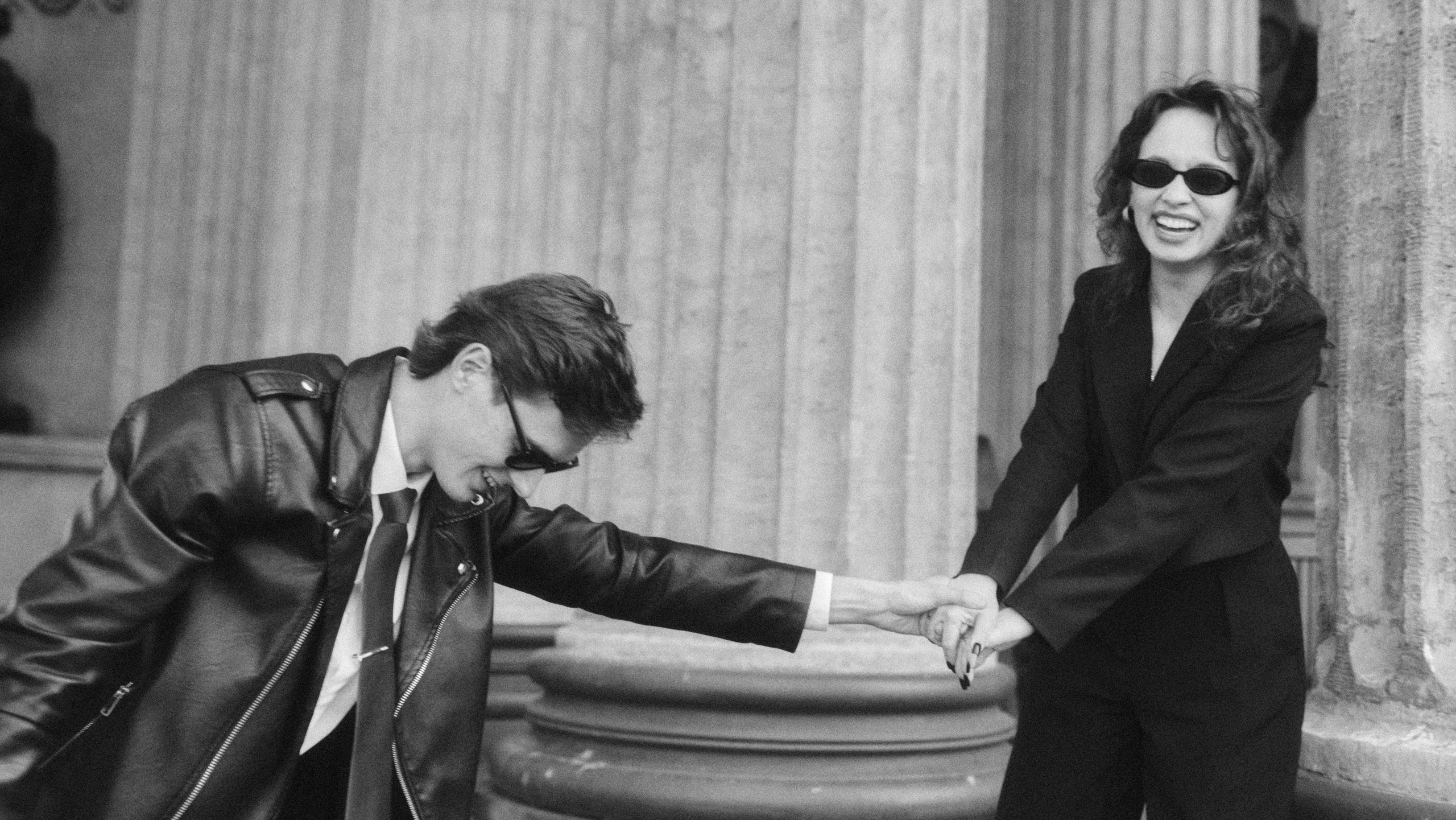 Городской роман — чёрно-белая фотосессия у Казанского собора, Санкт-Петербург. Сергей Горшенин — профессиональный фотограф