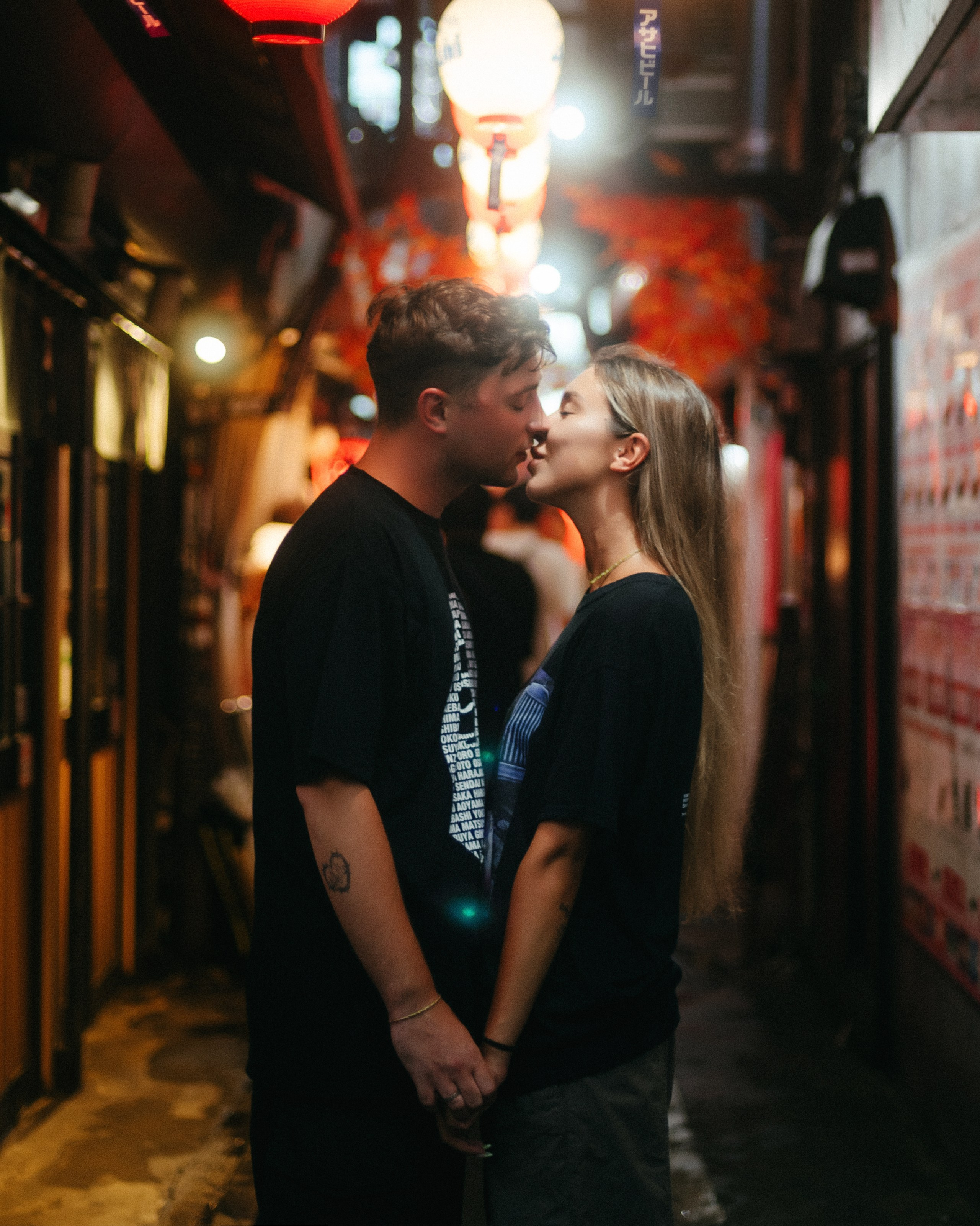 Couple photoshoot in Tokyo. Photographer in Tokyo Anatolii Ozarto