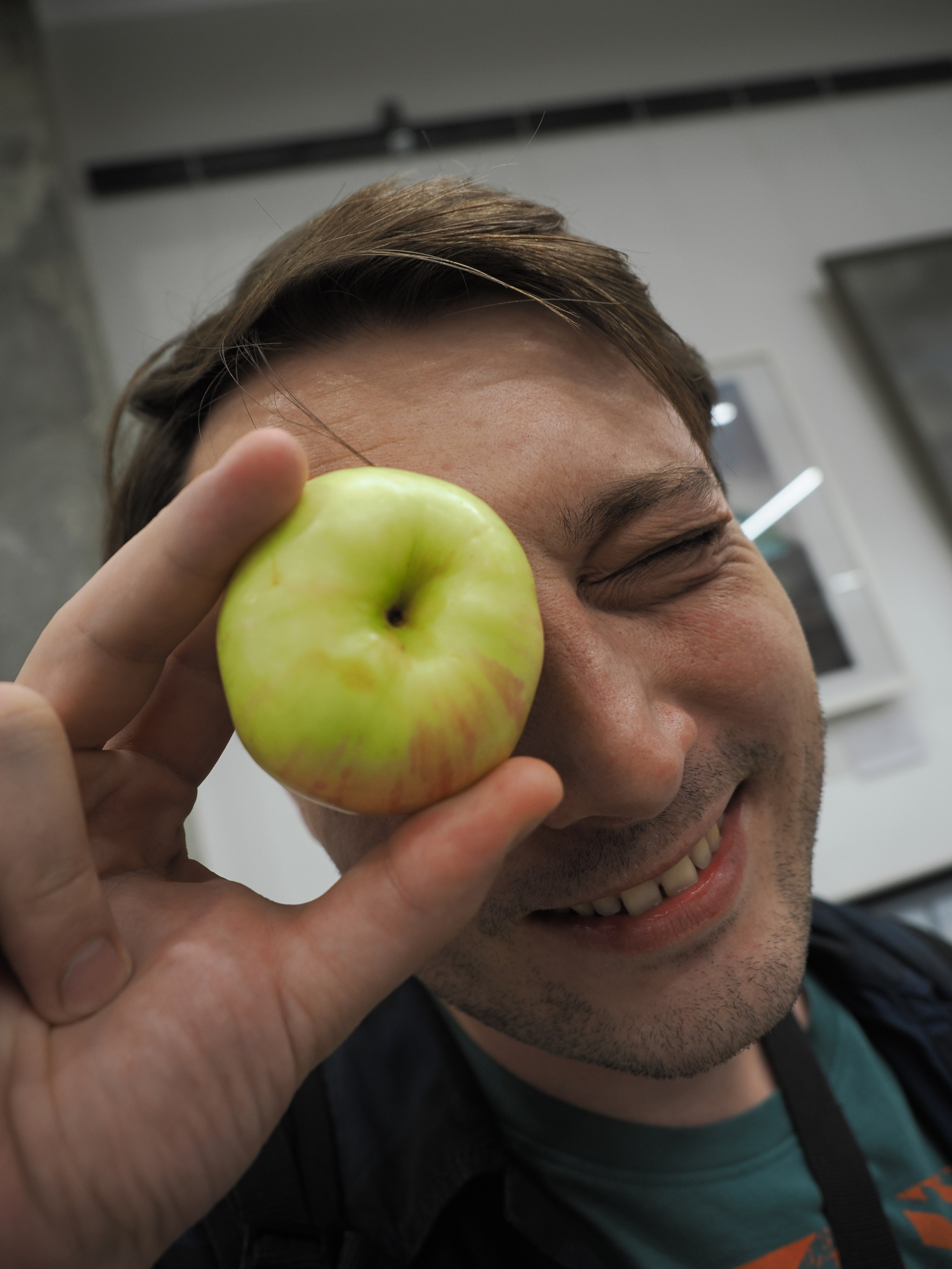 Фото ТОП Яблоко Галерея  современного искусства 13.20 Открытие выставки Fo-to.Top Яблоко