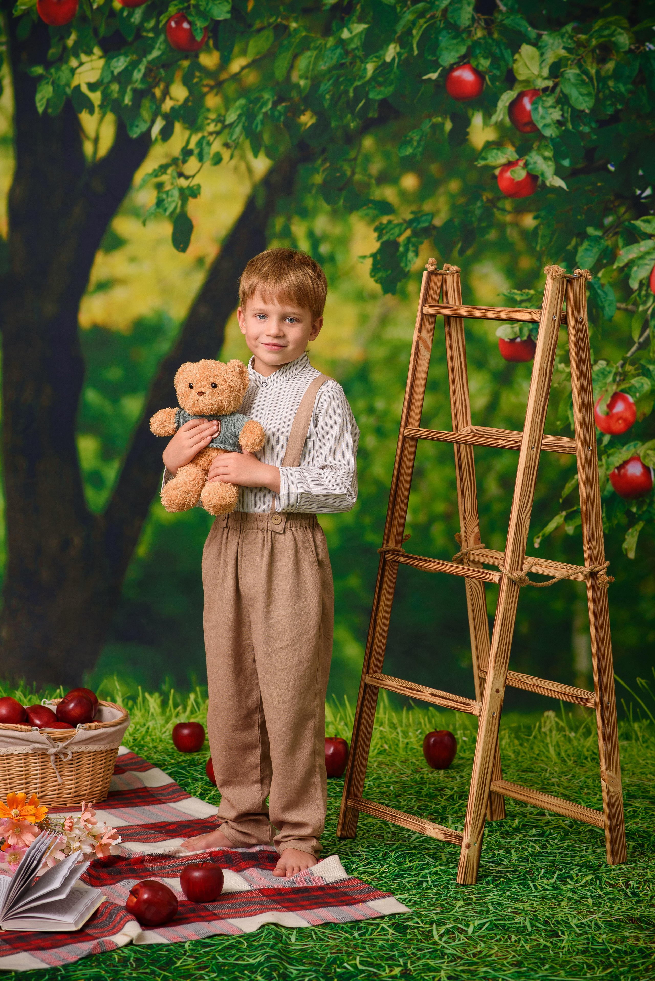 Яблочный сад. Детская фотостудия Москва