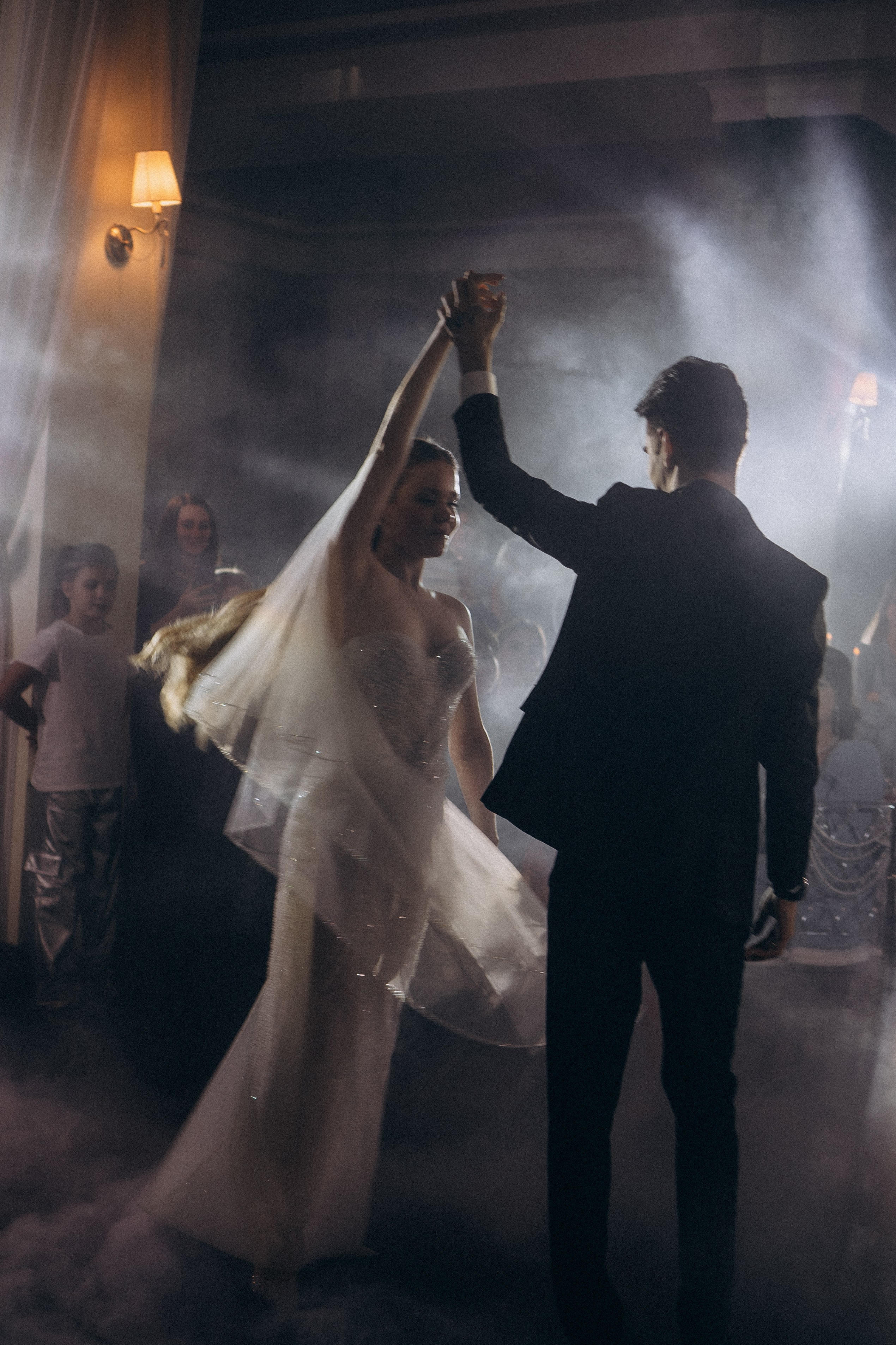 СВАДЕБНАЯ СЬЕМКА СБОРОВ В ОТЕЛЕ И ВЫЕЗД НА ЦЕРЕМОНИЮ (СНЯТО В СИБИРЕ В НИЖНЕВАРТОВСКЕ). Профессиональный фотограф, Санкт-Петербург — Виктория Богомолова