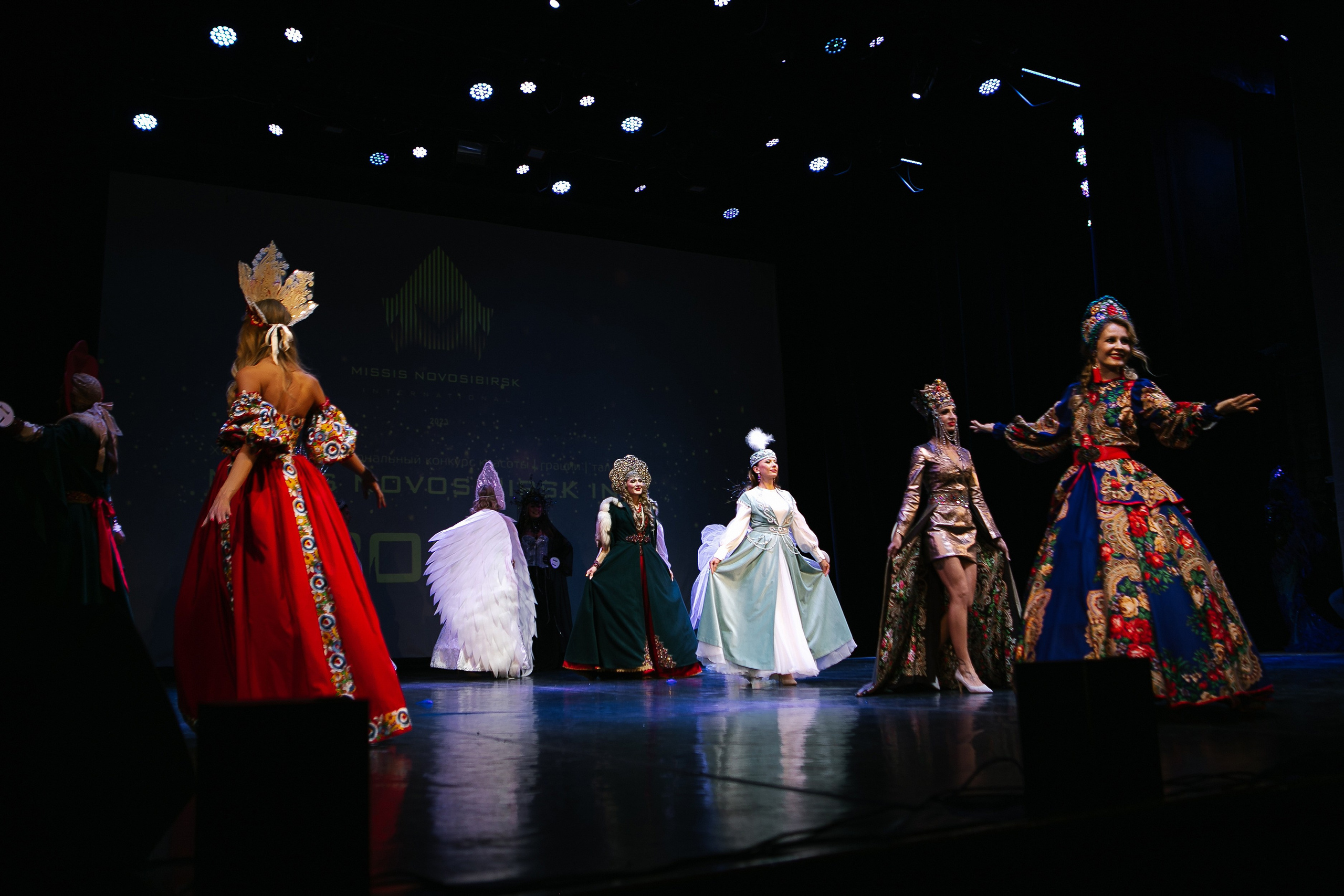 Финал Конкурса Красоты. Контент фотограф, съемка для маркетплейсов, фуд съемка и репортажи в Новосибирске Ралия Галеева