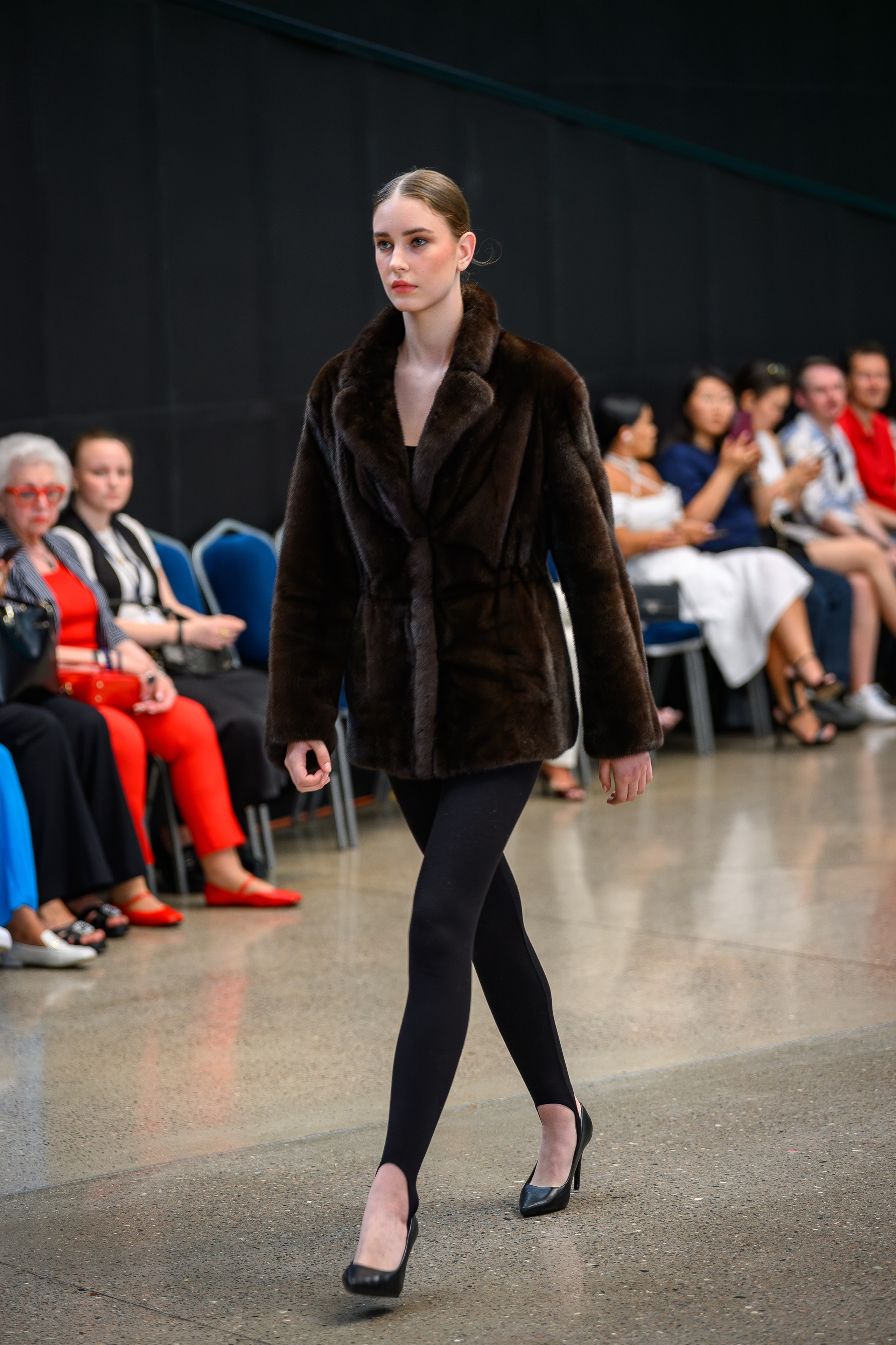 Репортажная фотосъемка Дефиле / Показ мод в Москве. Интерьерный & Репортажный фотограф Озеров Денис, г. Москва