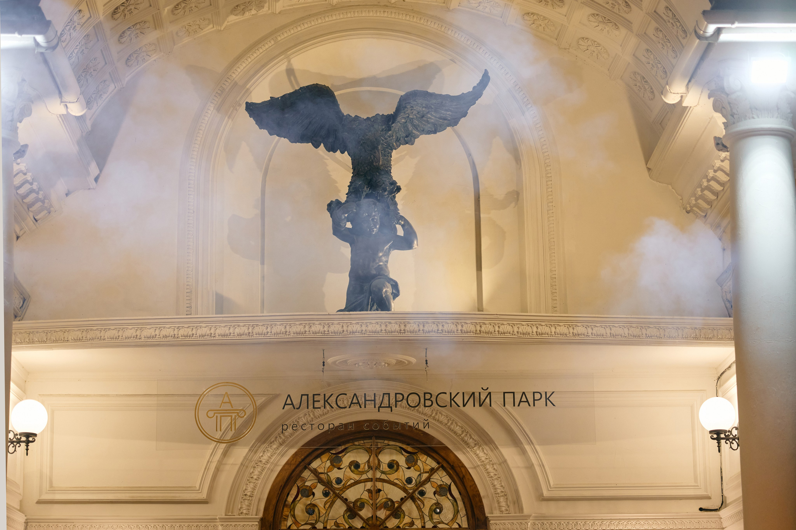 Эмиль & Ангелина. Сестры Карабаза. Фотографы и ретушеры в Москве и Санкт-Петербурге