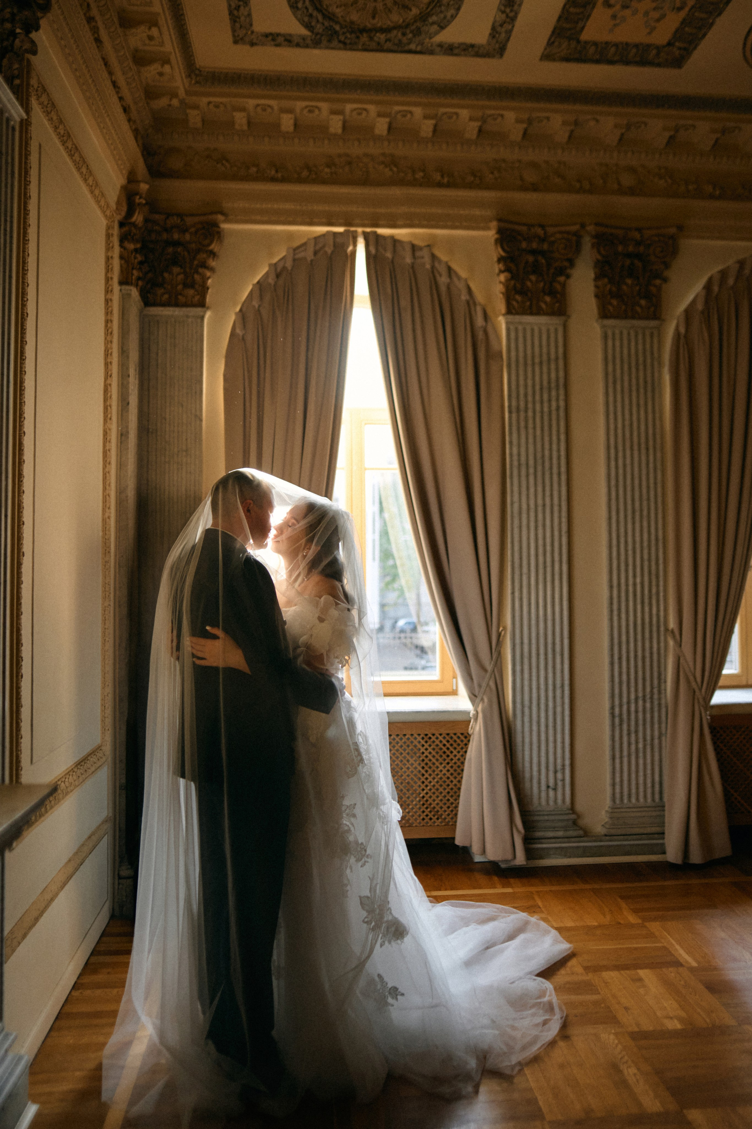Эмиль & Ангелина. Сестры Карабаза. Фотографы и ретушеры в Москве и Санкт-Петербурге