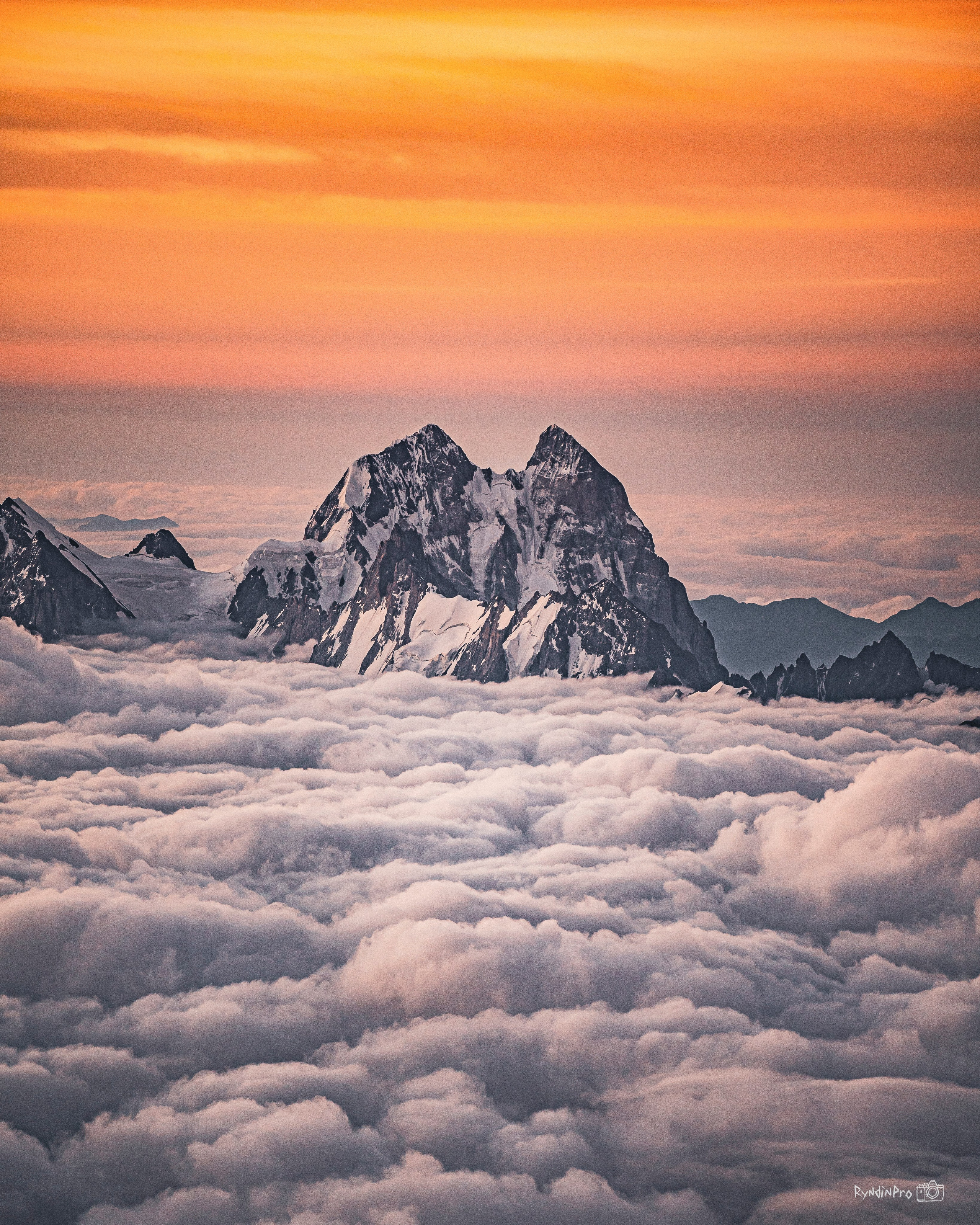 Восхождение на Эльбрус 26 августа 2023 Стремление. Репортажный фотограф в Краснодаре Рындин Дмитрий