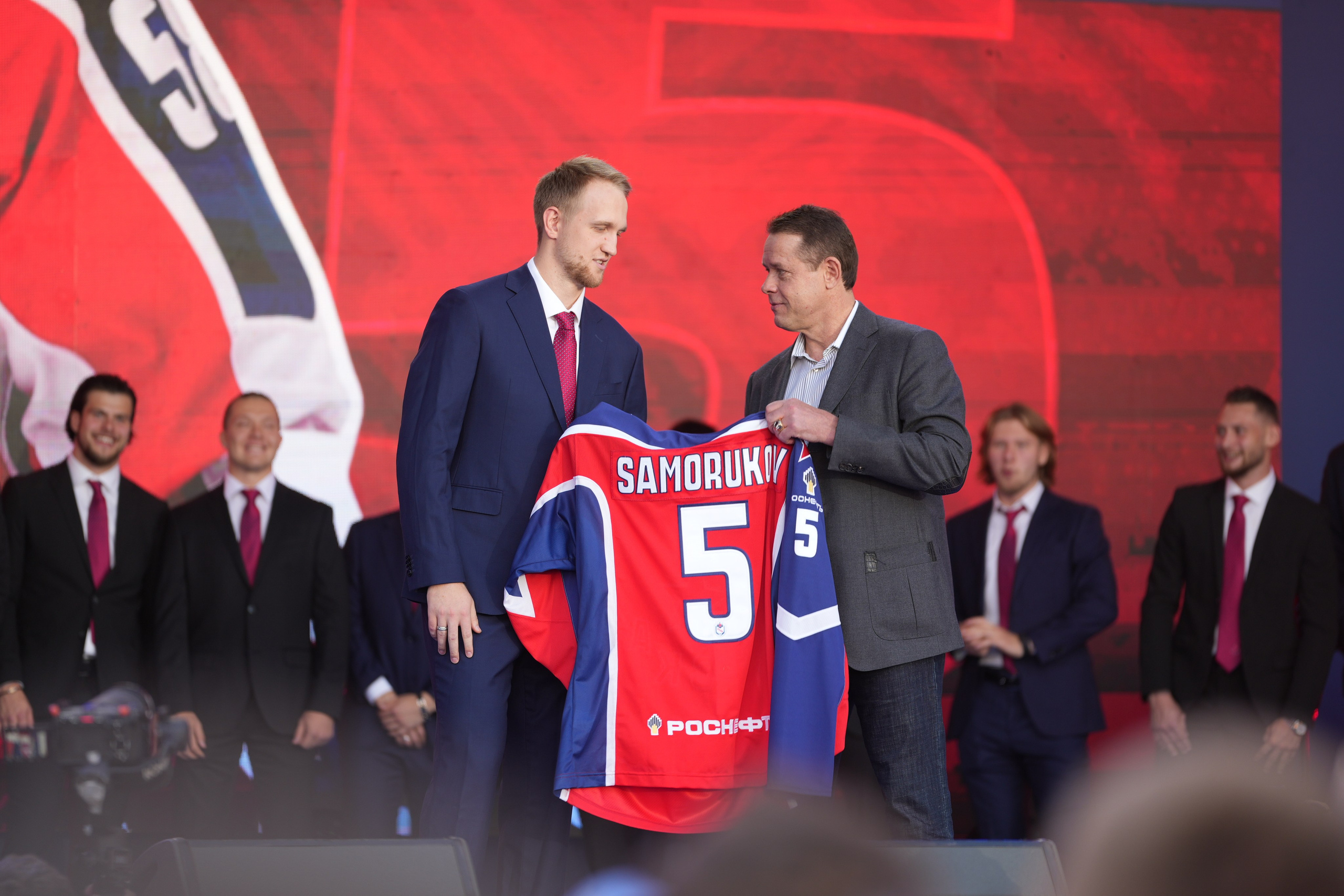 ЦСКА Фест 2024, фотографии хоккейного фестиваля от репортажного фотографа из Алматы Дениса Карпенко,. Сайт Алматинского НЮ АРТ, будуар и фэшн фотографа Дениса Карпенко