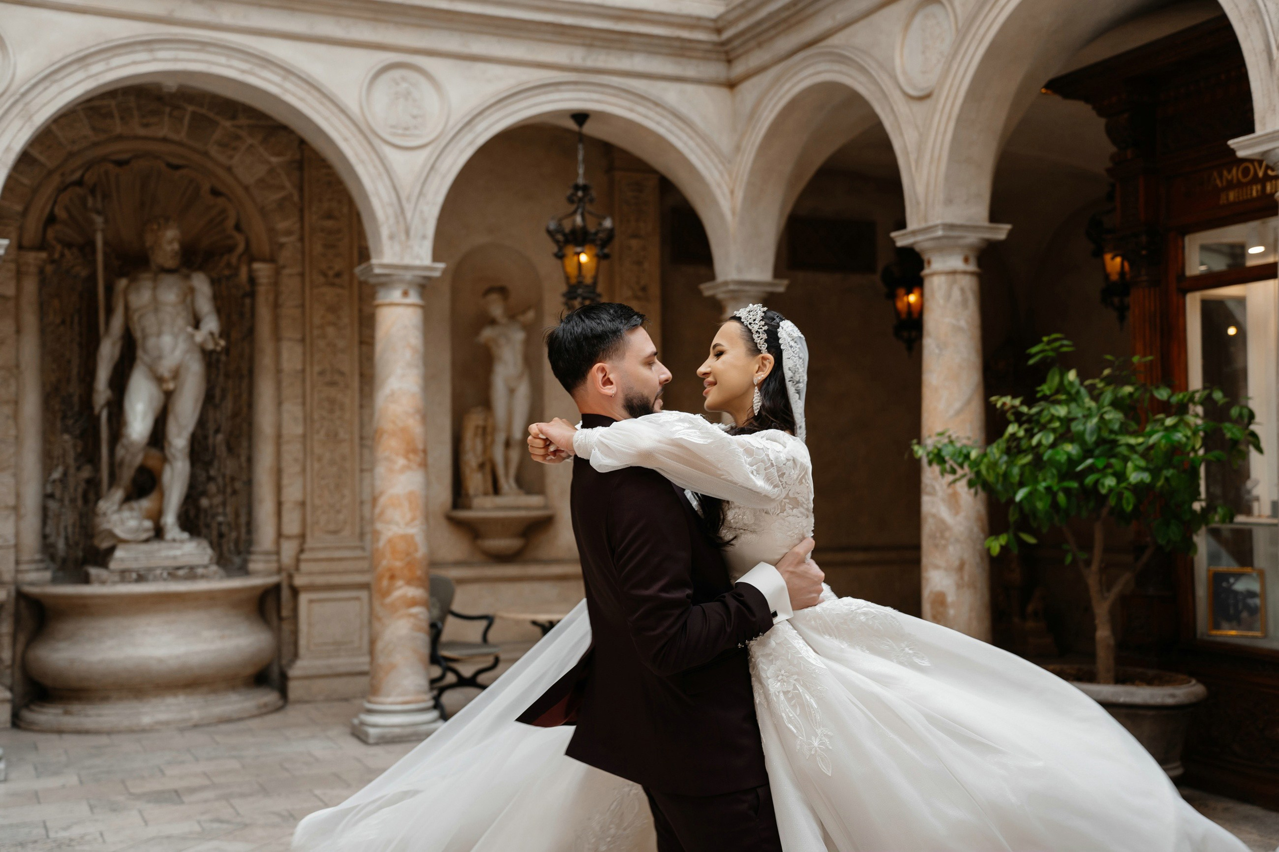 Свадебная фотосессия в ресторане Турандот. Свадебный и семейный фотограф в Москве Светлана Зоткина