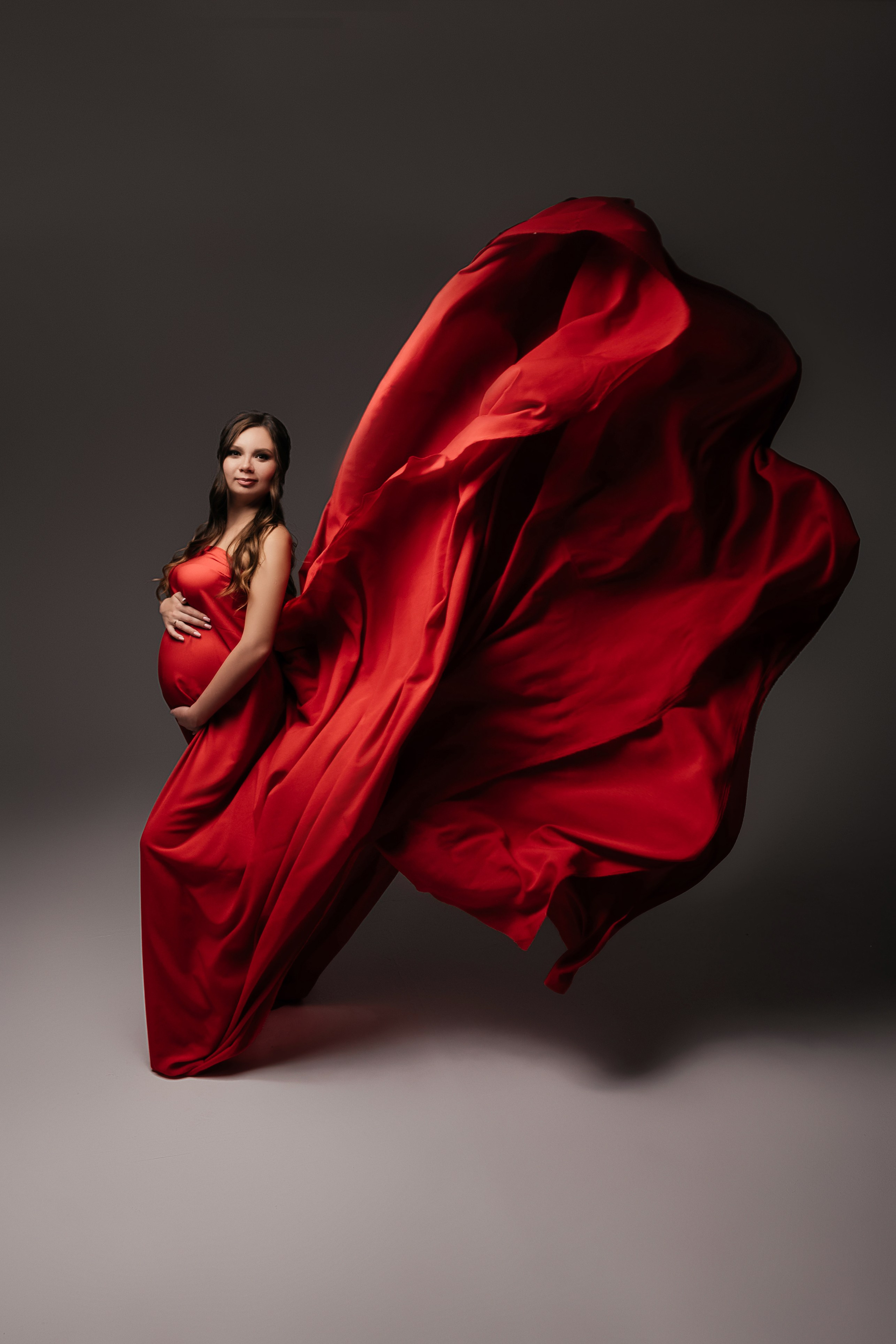 Ткань красная. Фотограф Анна Качан