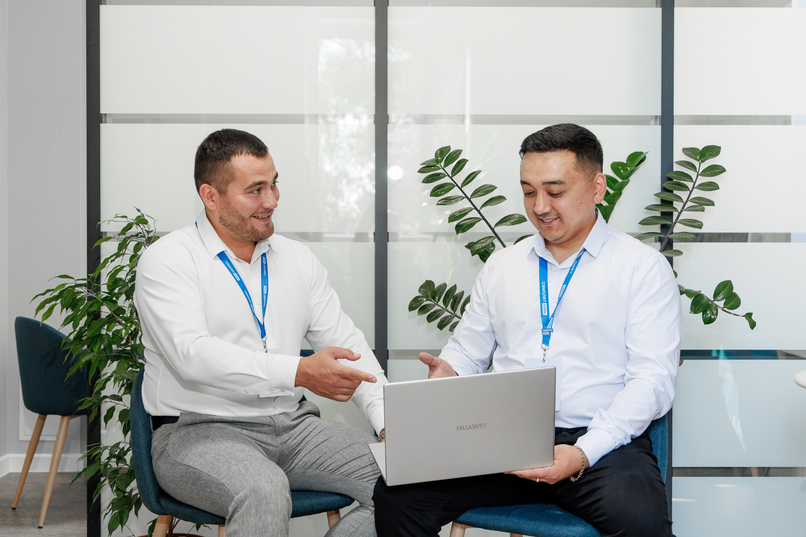 Самолет плюс | Сотрудники. Свадебный и репортажный фотограф в Омске. Червоткин Никита