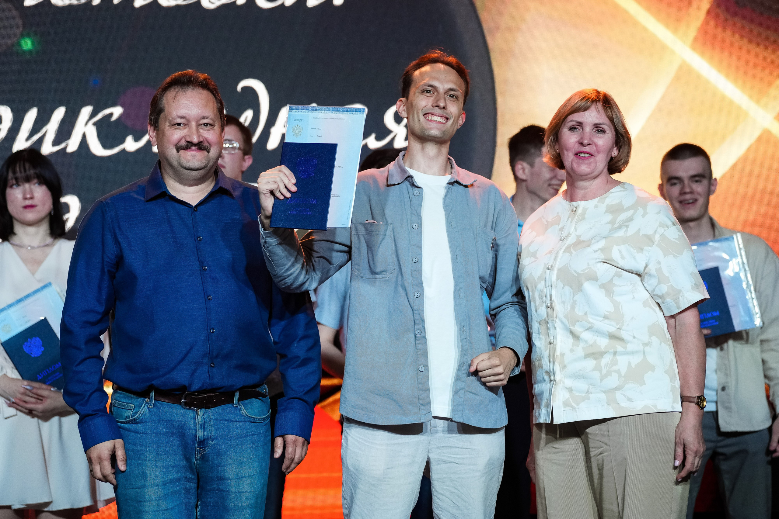 Выпускной Академии МУБиНТ — 2024. Репортажный фотограф Сергей Сажин г. Ярославль