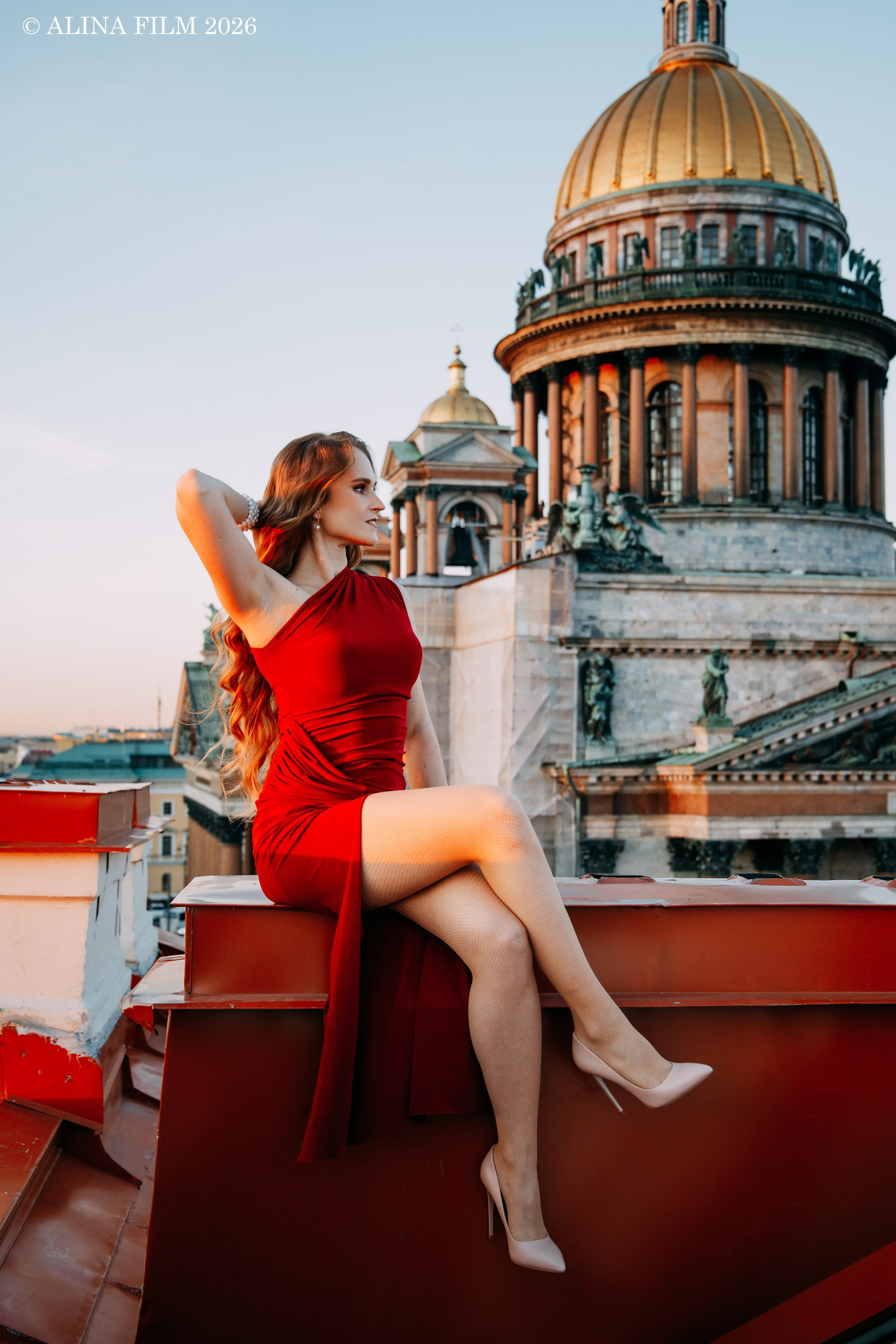 Фотосессия на крыше с видом на Исаакиевский собор. Фотограф в Санкт-Петербурге Alina Film