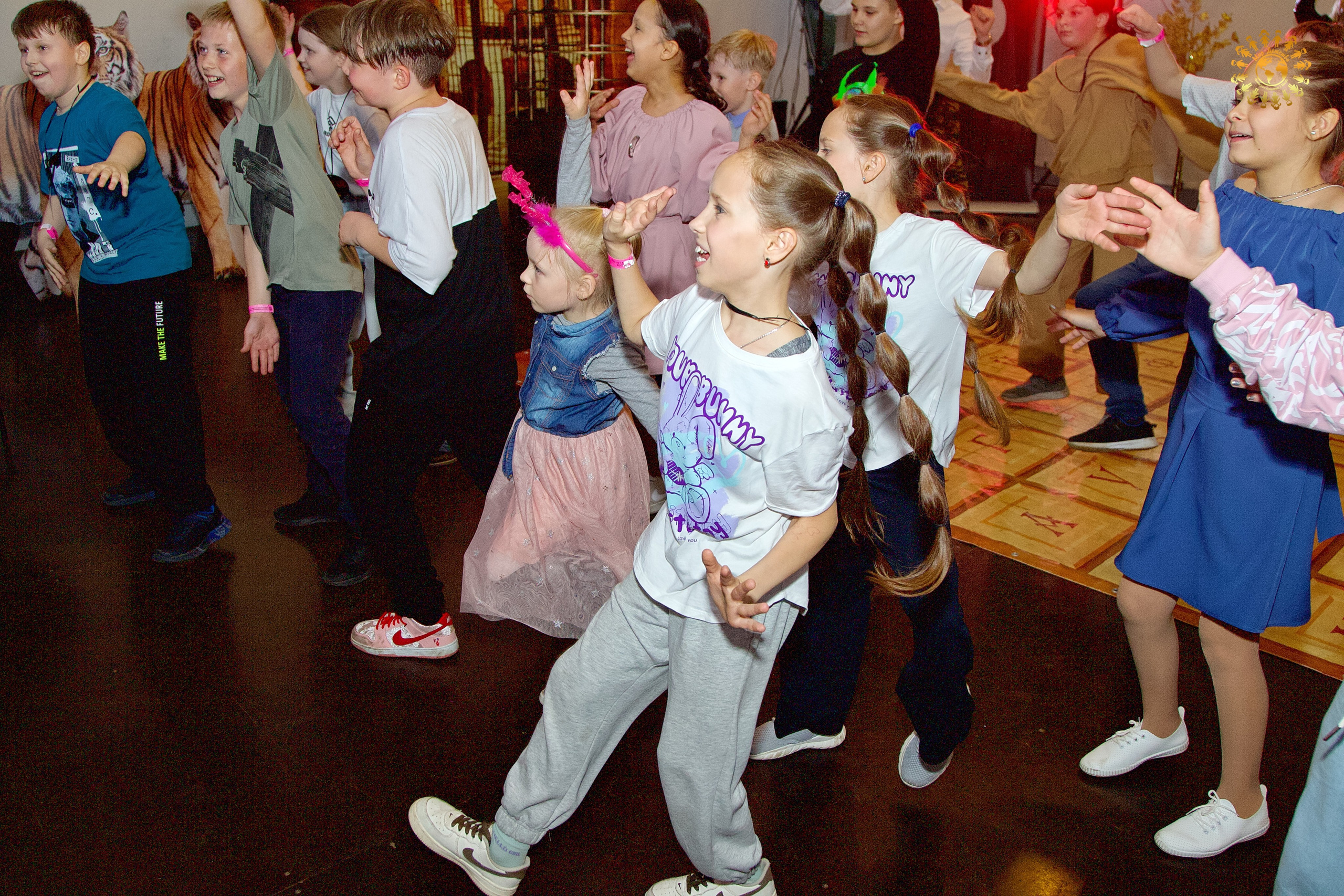 Выпускной 2023 (Школа 1195, 4-й класс). Репортажная съемка в Москве и области. Анималистика