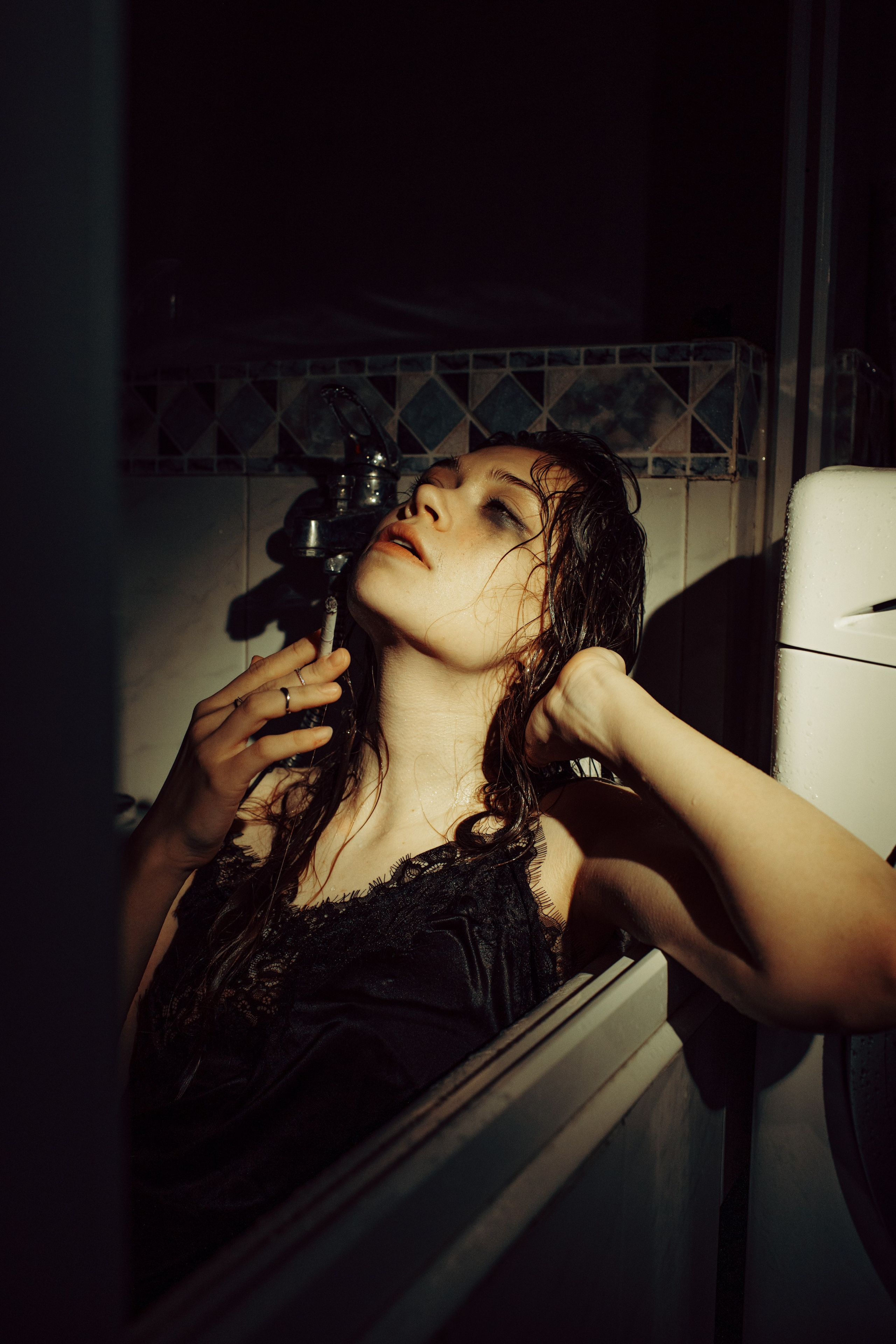 Излом. Портретный фотограф Лакшин Денис. Истории через фотографию