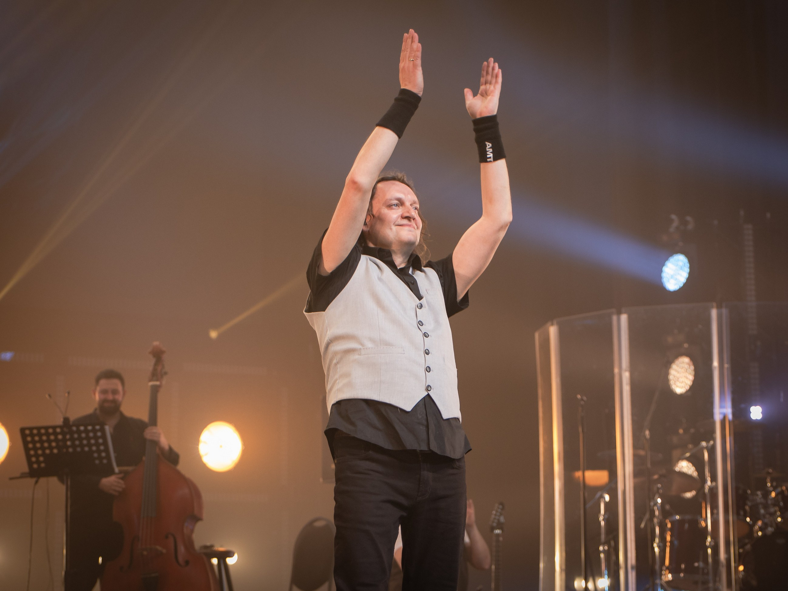 Эпидемия. Симфоническая рукопись. Москва. Фотограф. г. Южно-Сахалинск. Олег Толстов